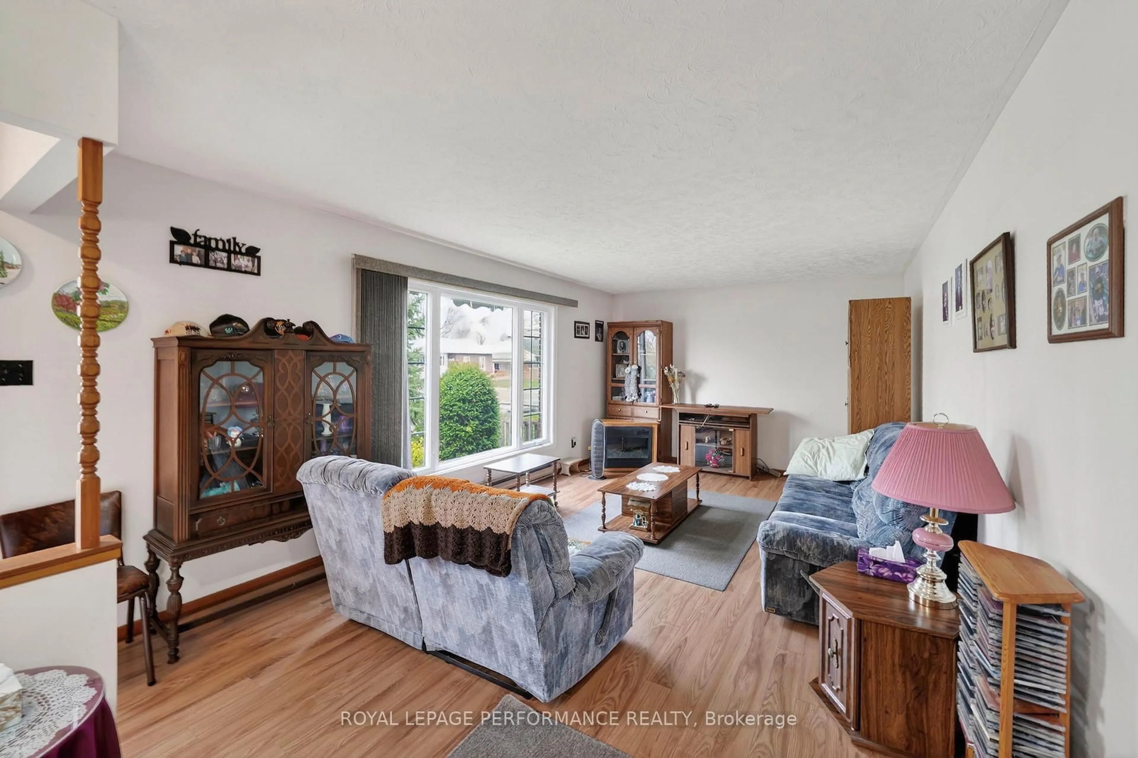 Living room with furniture, unknown for 3205 Duval Ave, Cornwall Ontario K6K 1C3