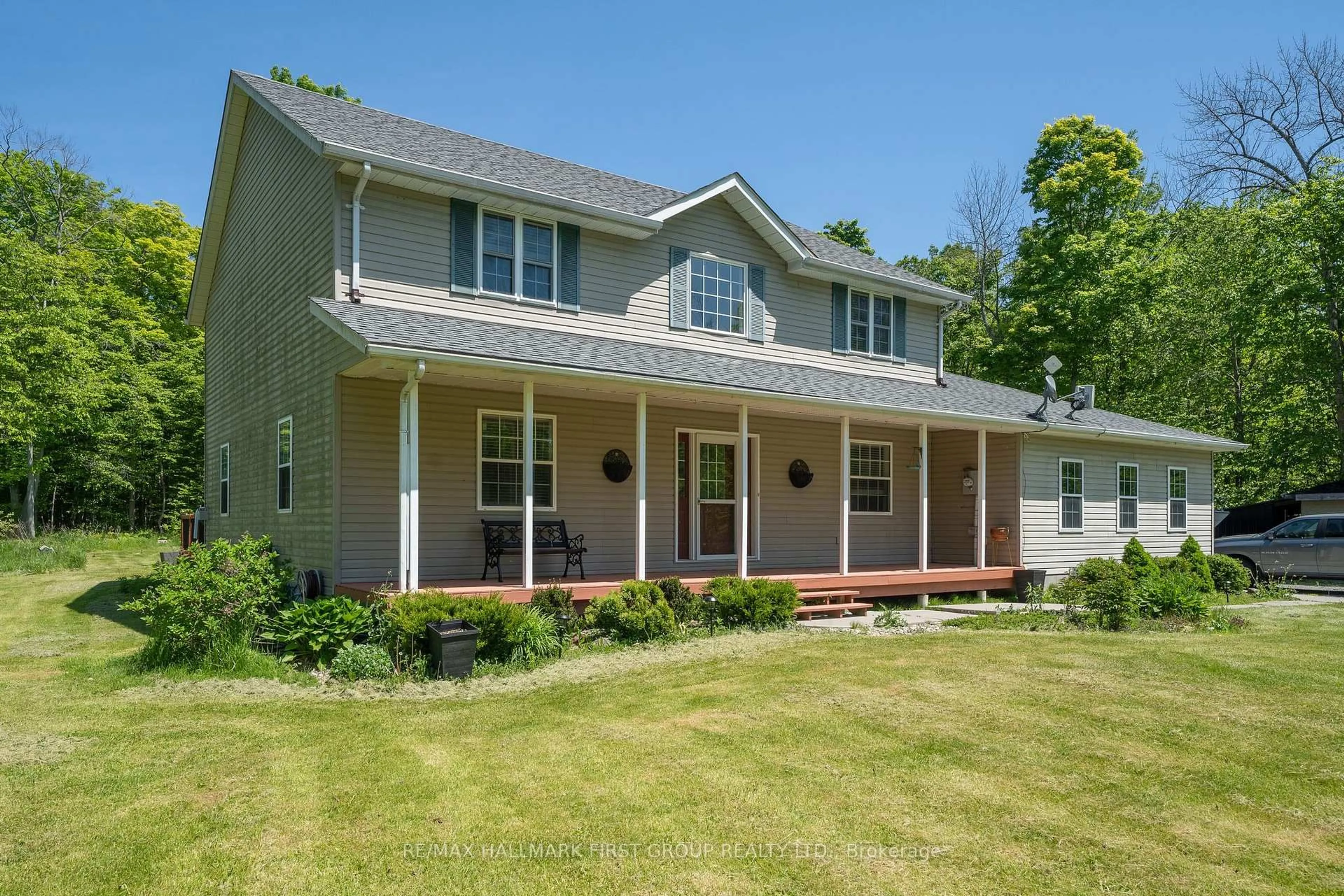 Home with vinyl exterior material, unknown for 137 Stewart Rd, Brighton Ontario K0K 1H0