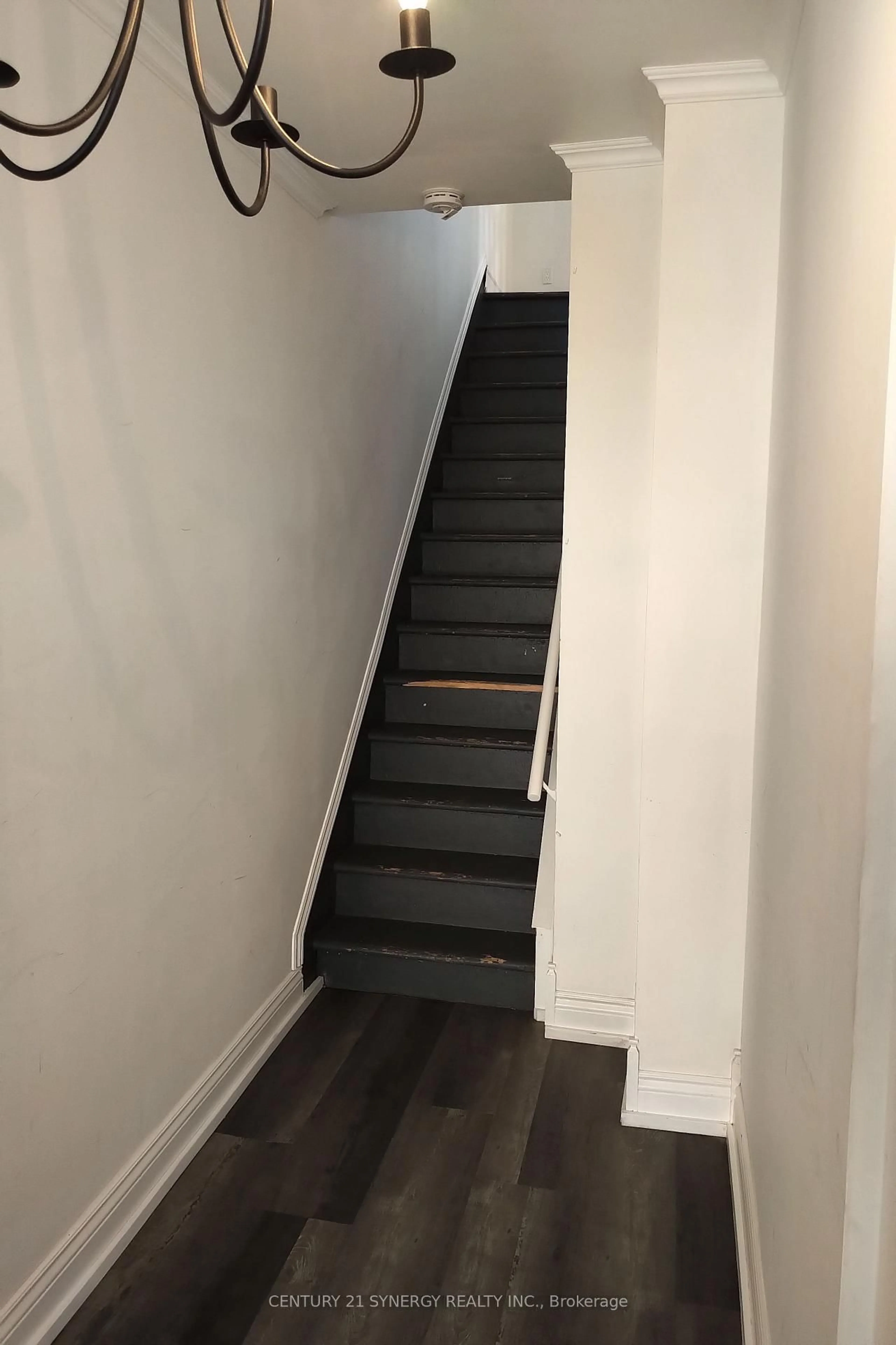 Stairs for 341 Parkdale Ave, Ottawa Ontario K1Y 1G7