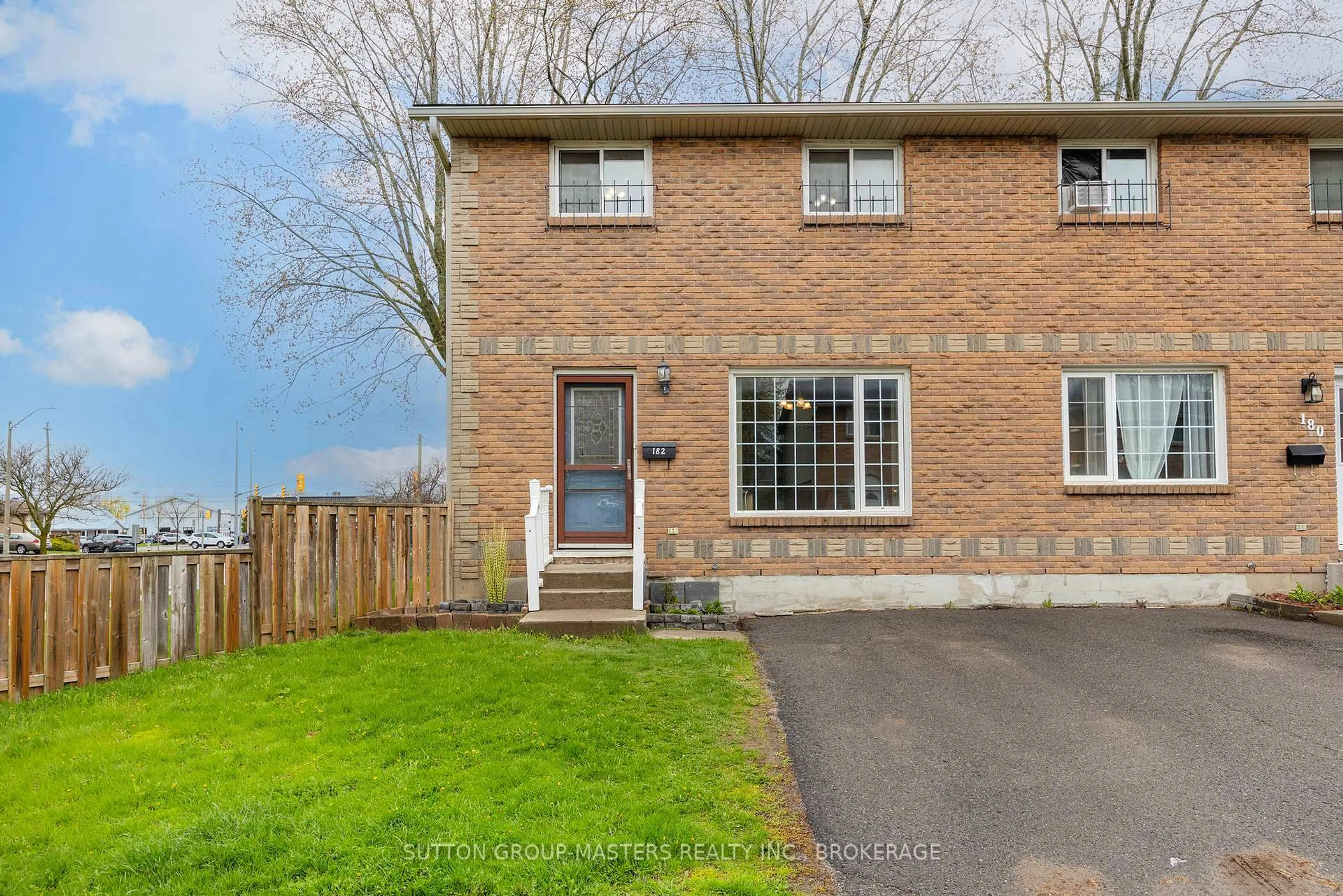 A pic from outside/outdoor area/front of a property/back of a property/a pic from drone, street for 182 Rosemund Cres, Kingston Ontario K7M 6Z1