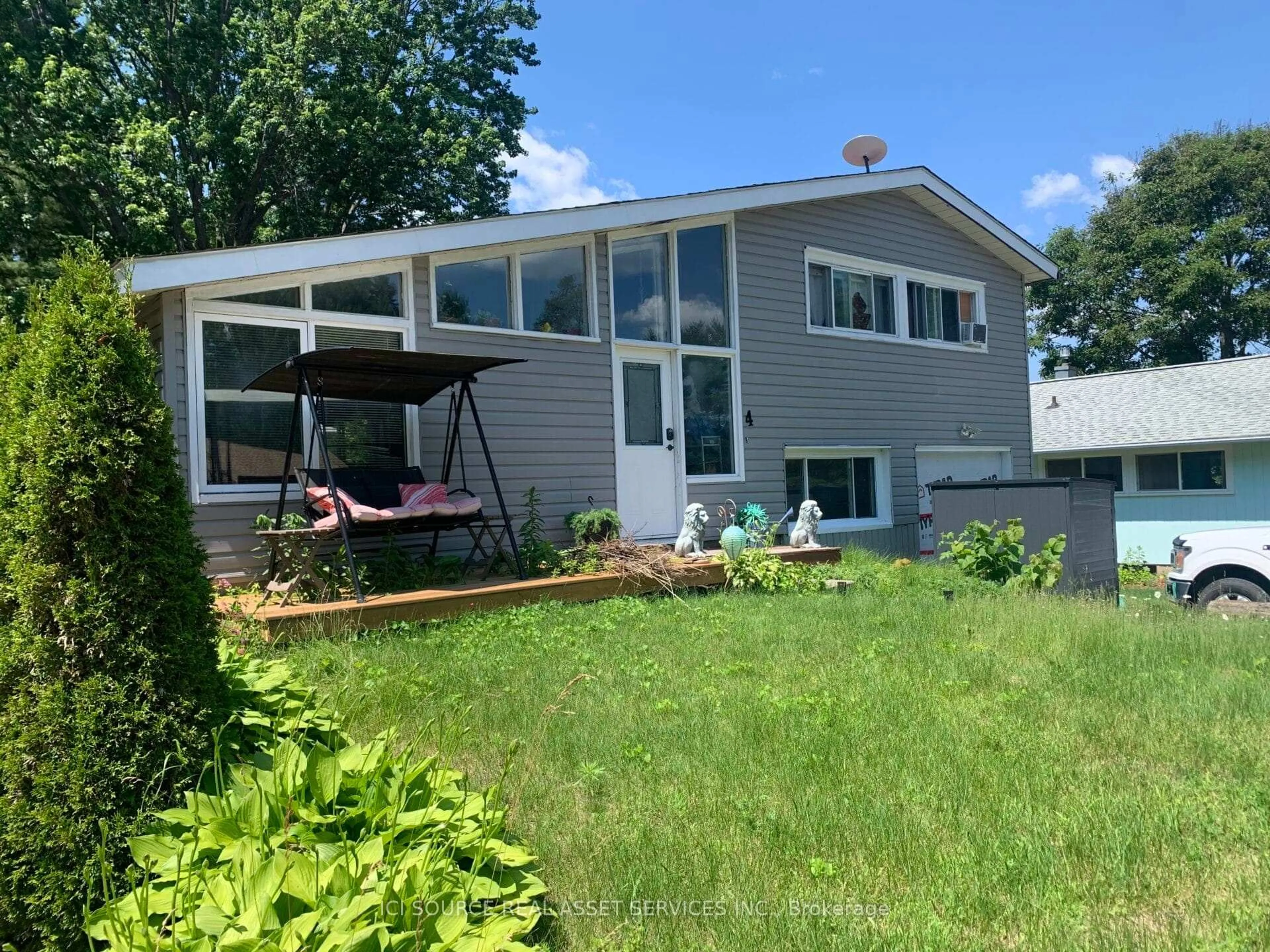 Home with vinyl exterior material, water/lake/river/ocean view for 4 Kelvin Cres, Deep River Ontario K0J 1P0