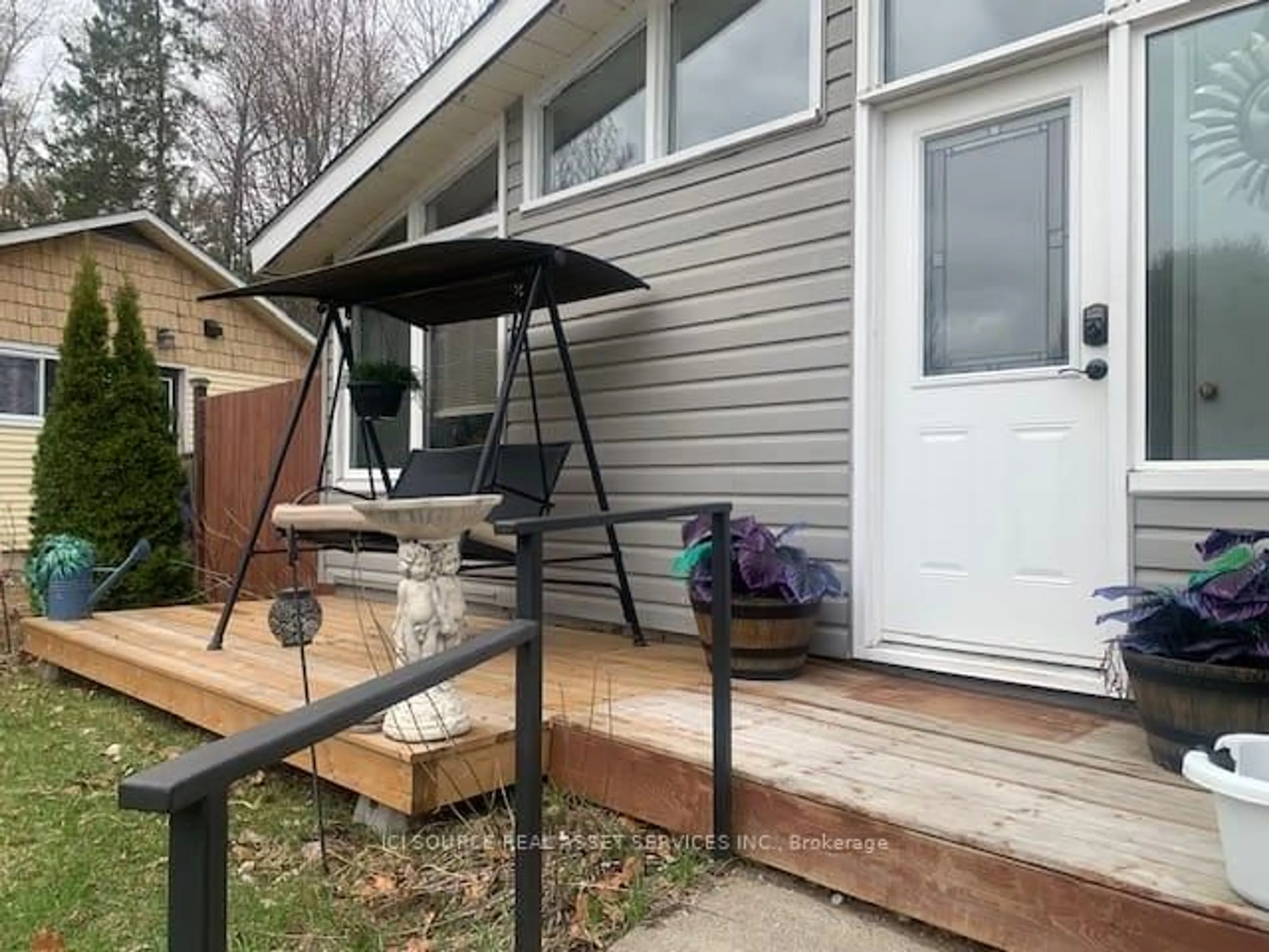 Patio, street for 4 Kelvin Cres, Deep River Ontario K0J 1P0