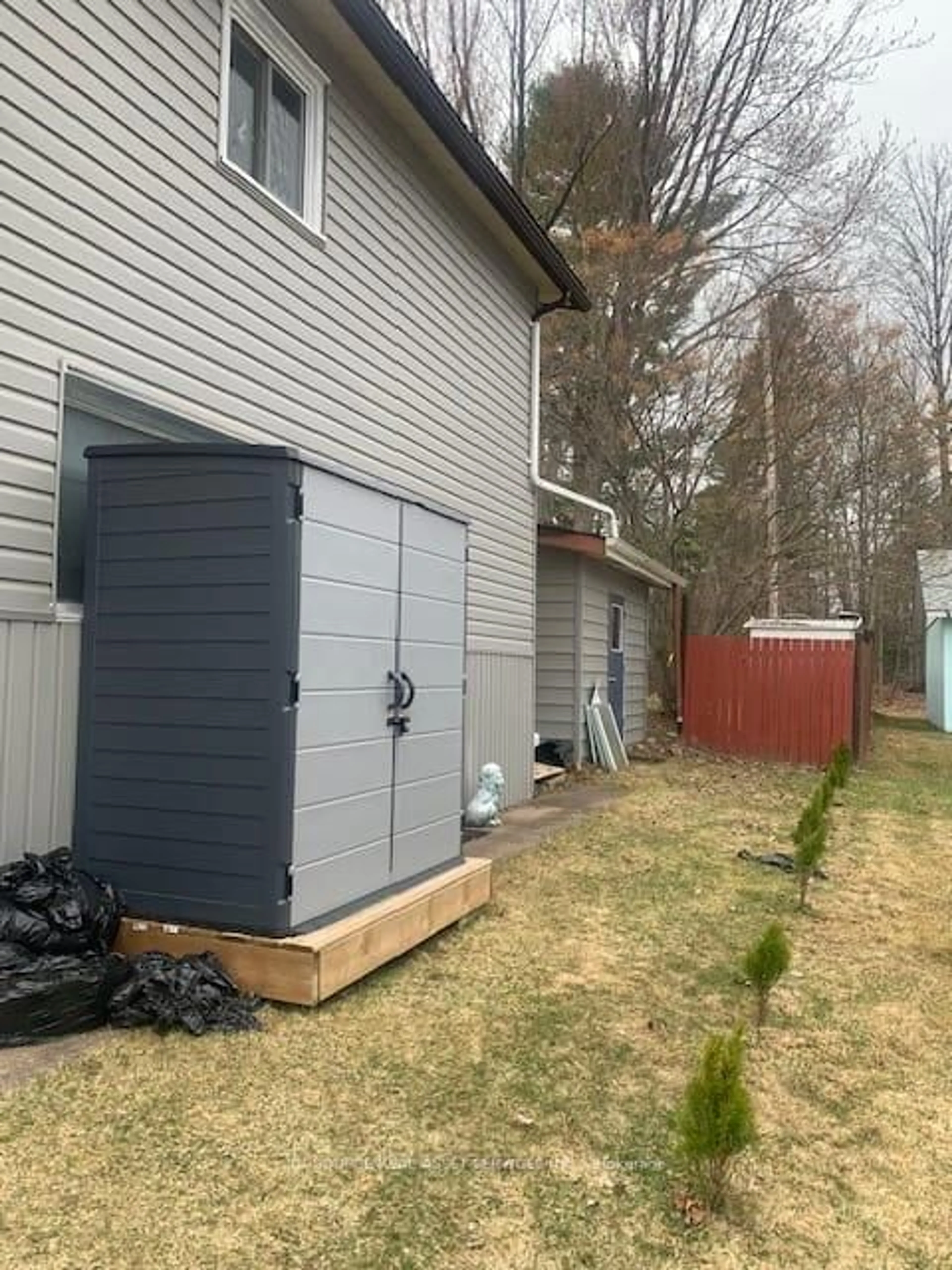 Shed for 4 Kelvin Cres, Deep River Ontario K0J 1P0