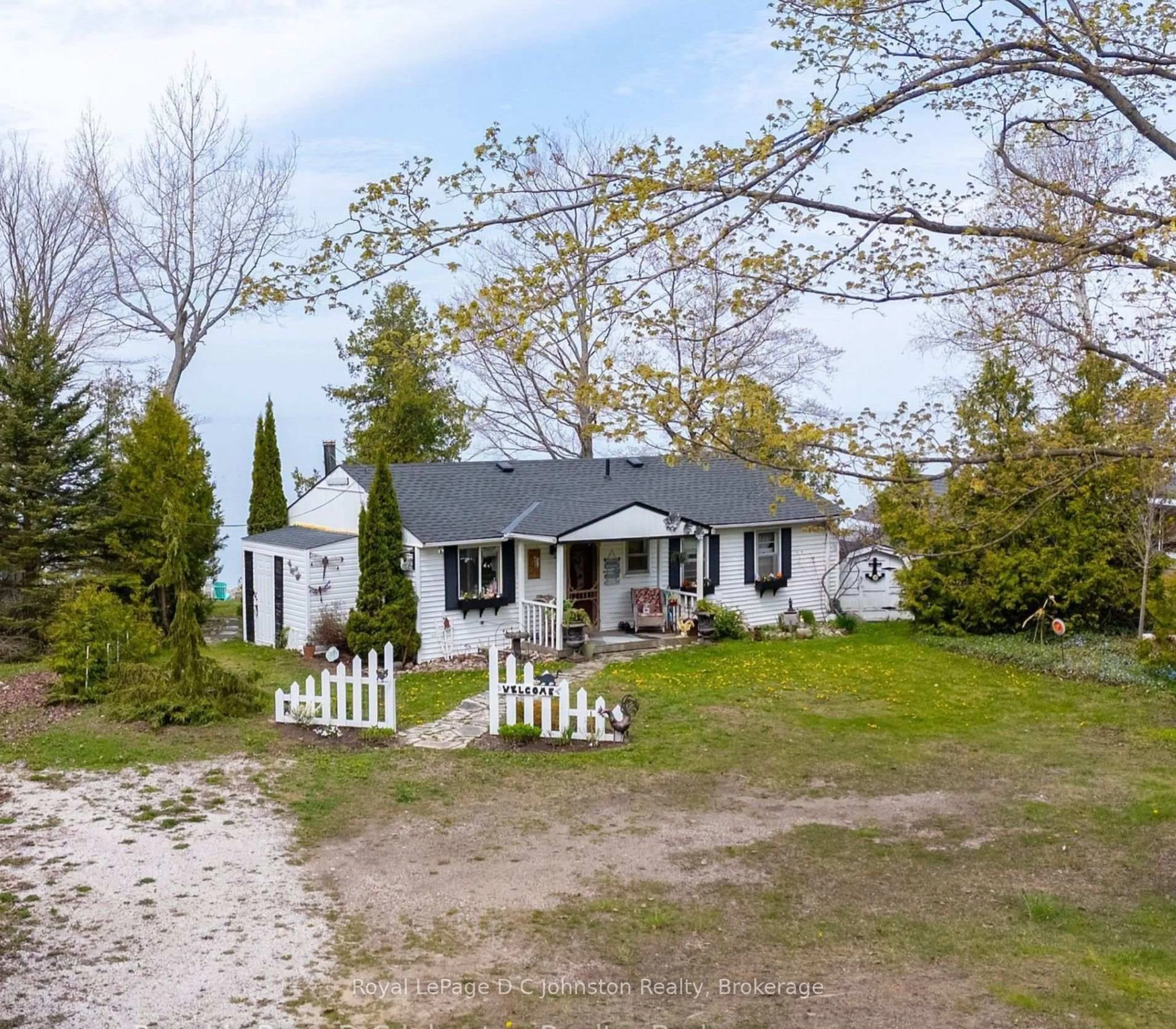 A pic from outside/outdoor area/front of a property/back of a property/a pic from drone, street for 305 Bruce Rd 13, Native Leased Lands Ontario N0H 2L0