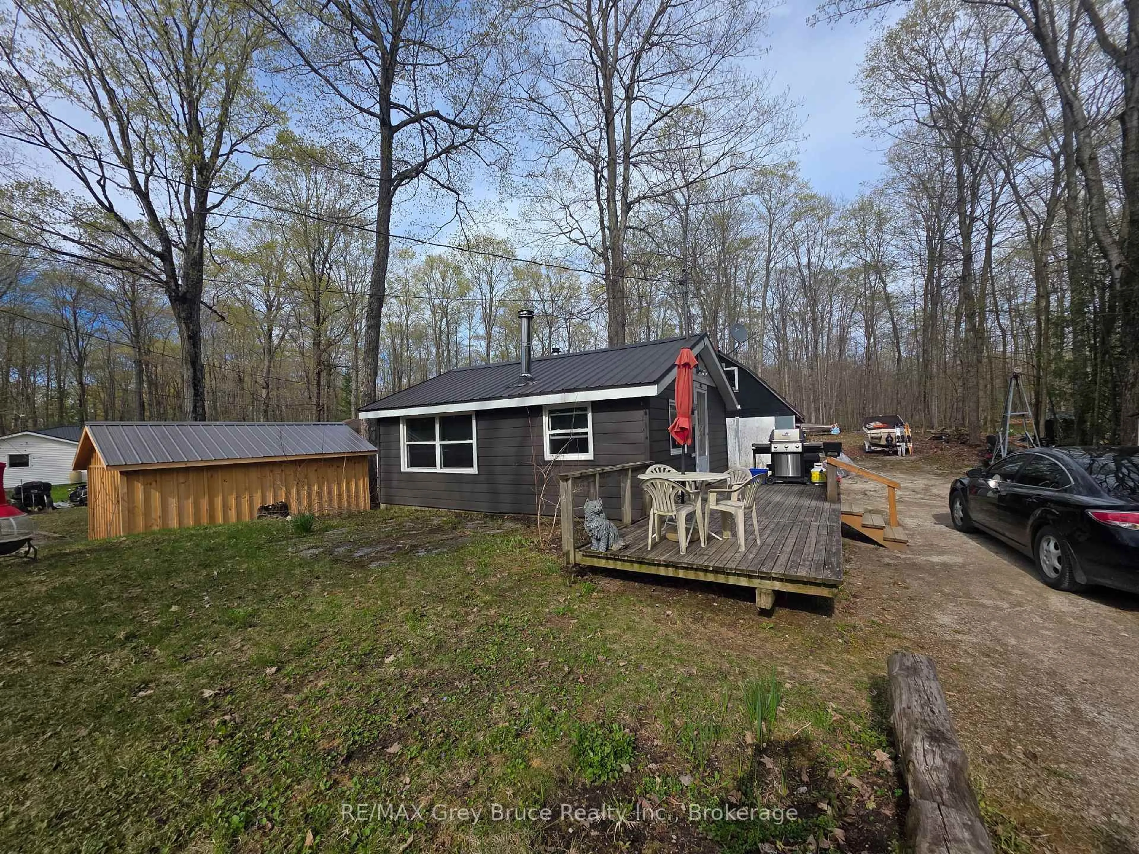 A pic from outside/outdoor area/front of a property/back of a property/a pic from drone, unknown for 151 Francis Dr, Georgian Bluffs Ontario N0H 2K0