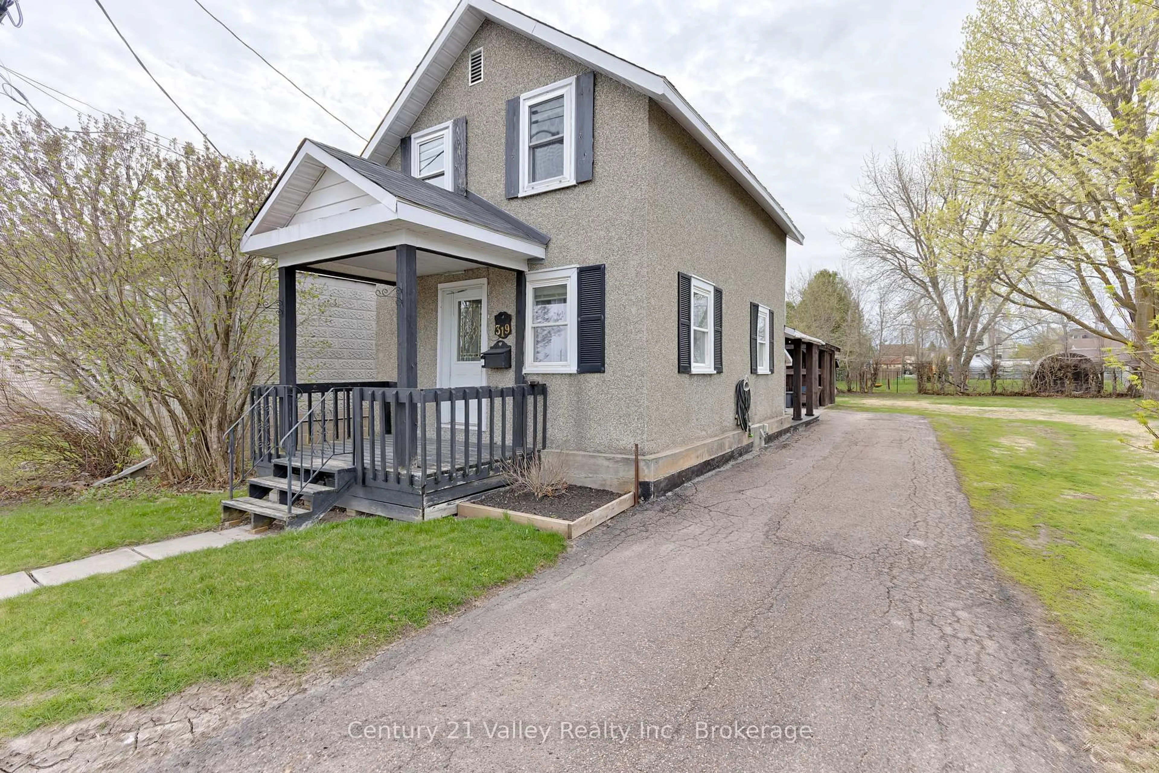 Unknown for 319 Mary Ave, Renfrew Ontario K7V 3P3