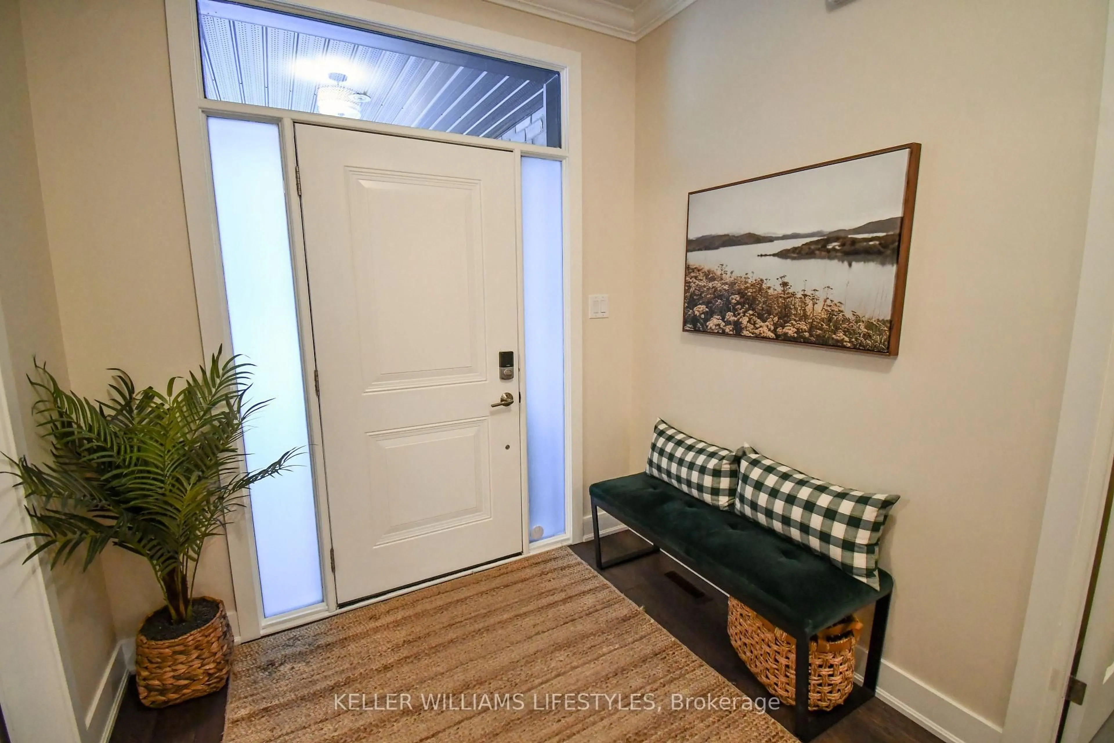 Indoor entryway for 1934 Wateroak Dr, London North Ontario N6G 0M7