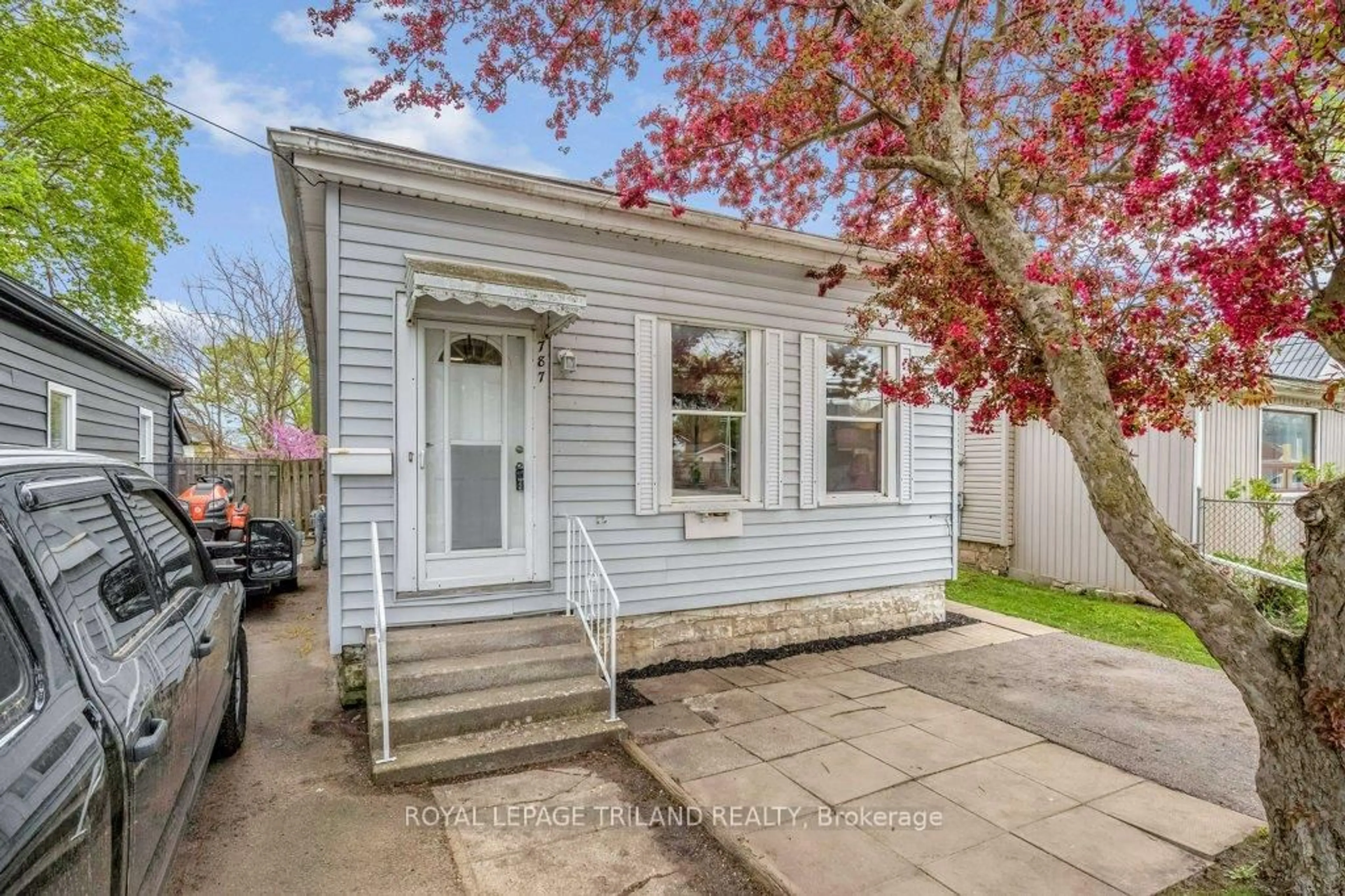 Home with vinyl exterior material, street for 787 Little Hill St, London East Ontario N5Z 1N1