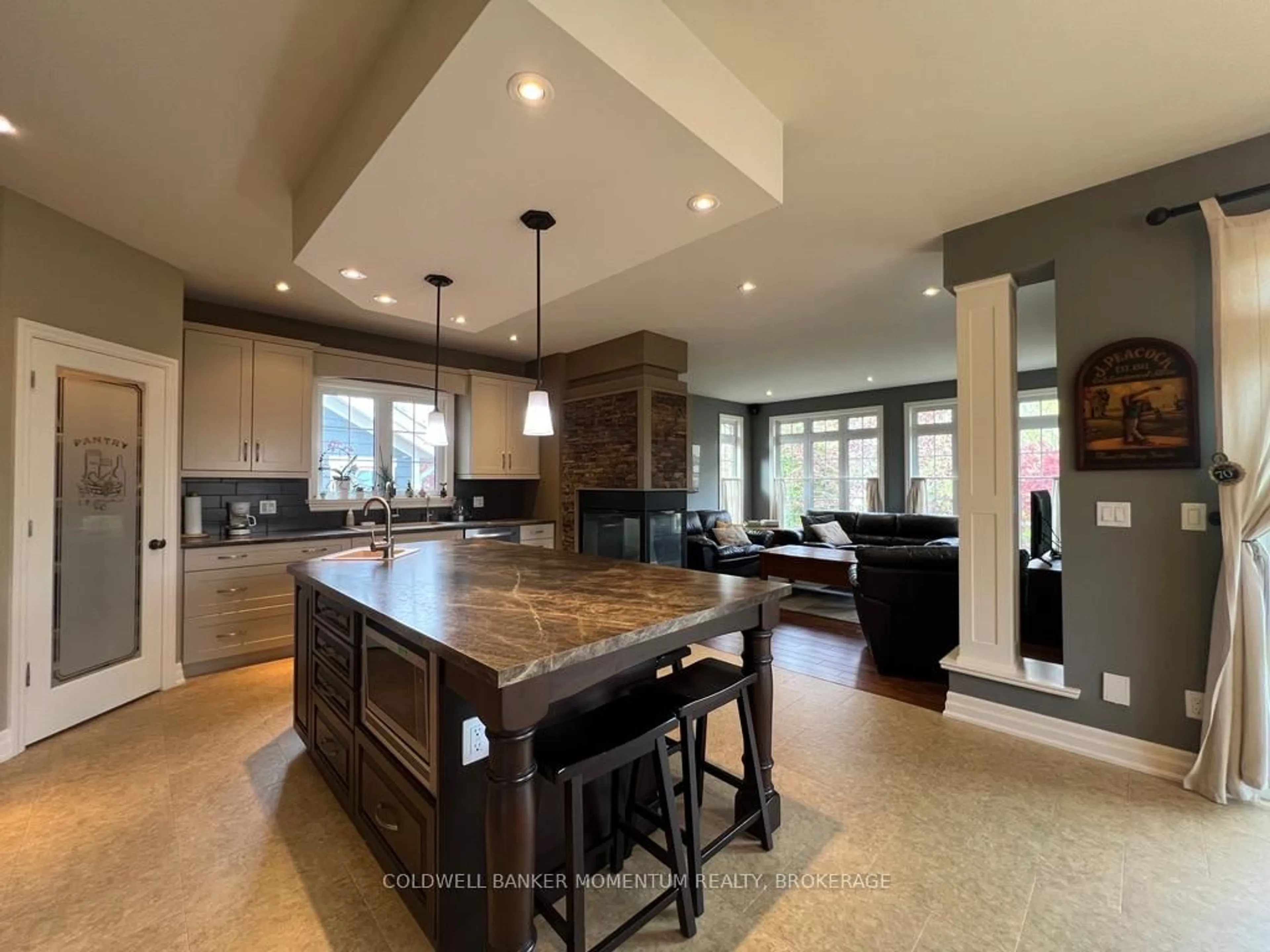 Open concept kitchen, ceramic/tile floor for 22 John St, St. Catharines Ontario L2N 4P1