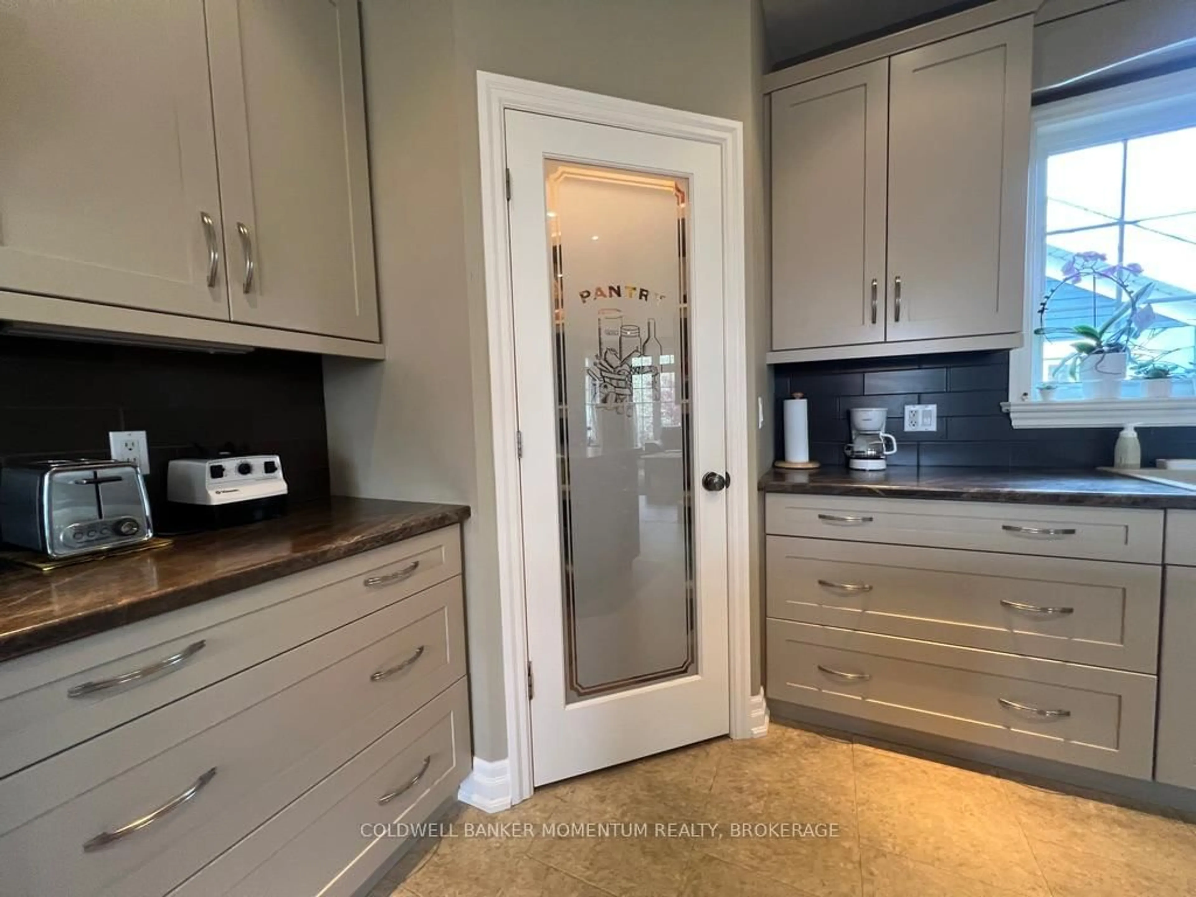 Unknown for 22 John St, St. Catharines Ontario L2N 4P1