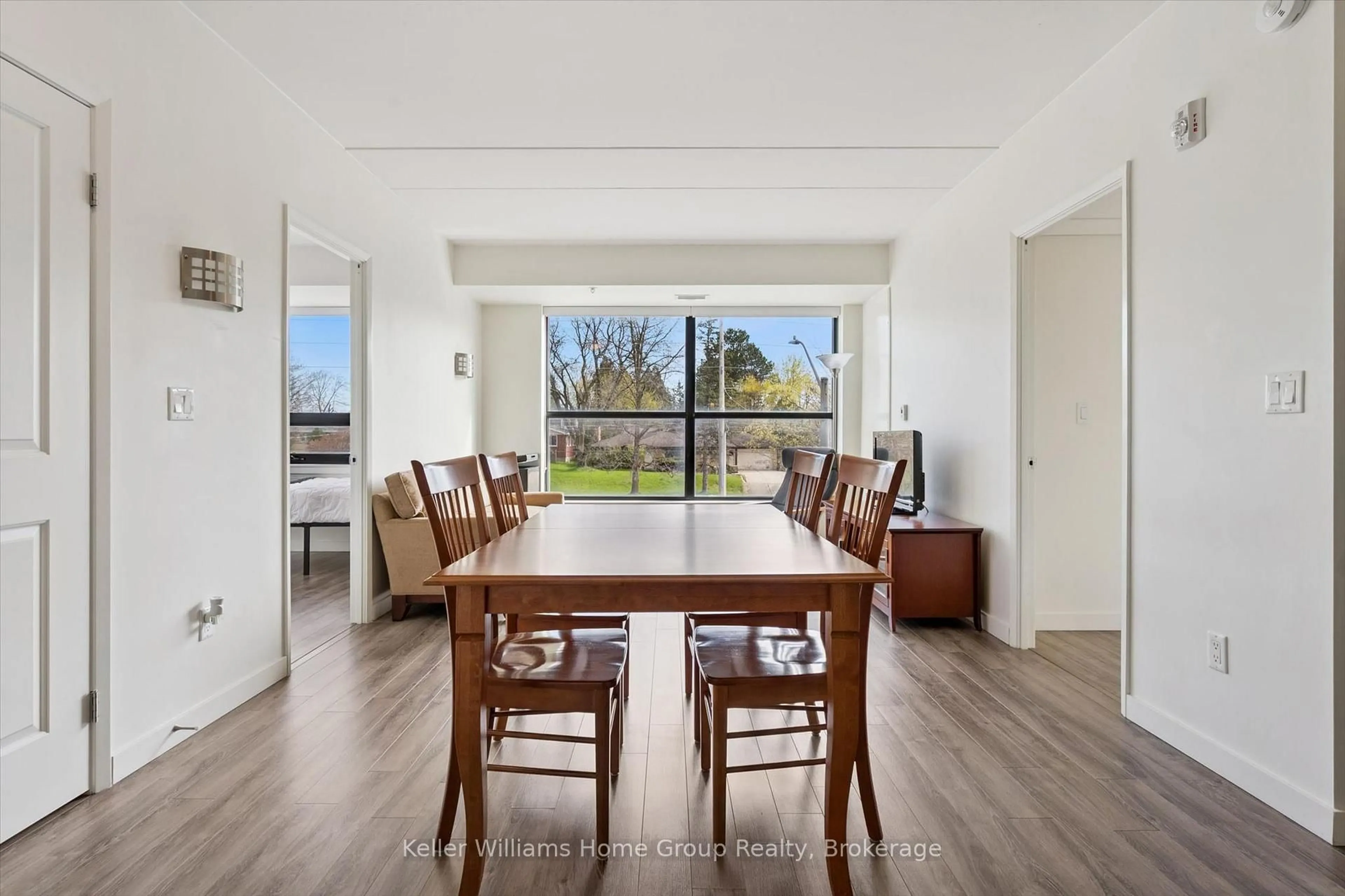 Dining room, wood/laminate floor for 1219 Gordon St #406, Guelph Ontario N1L 0E6