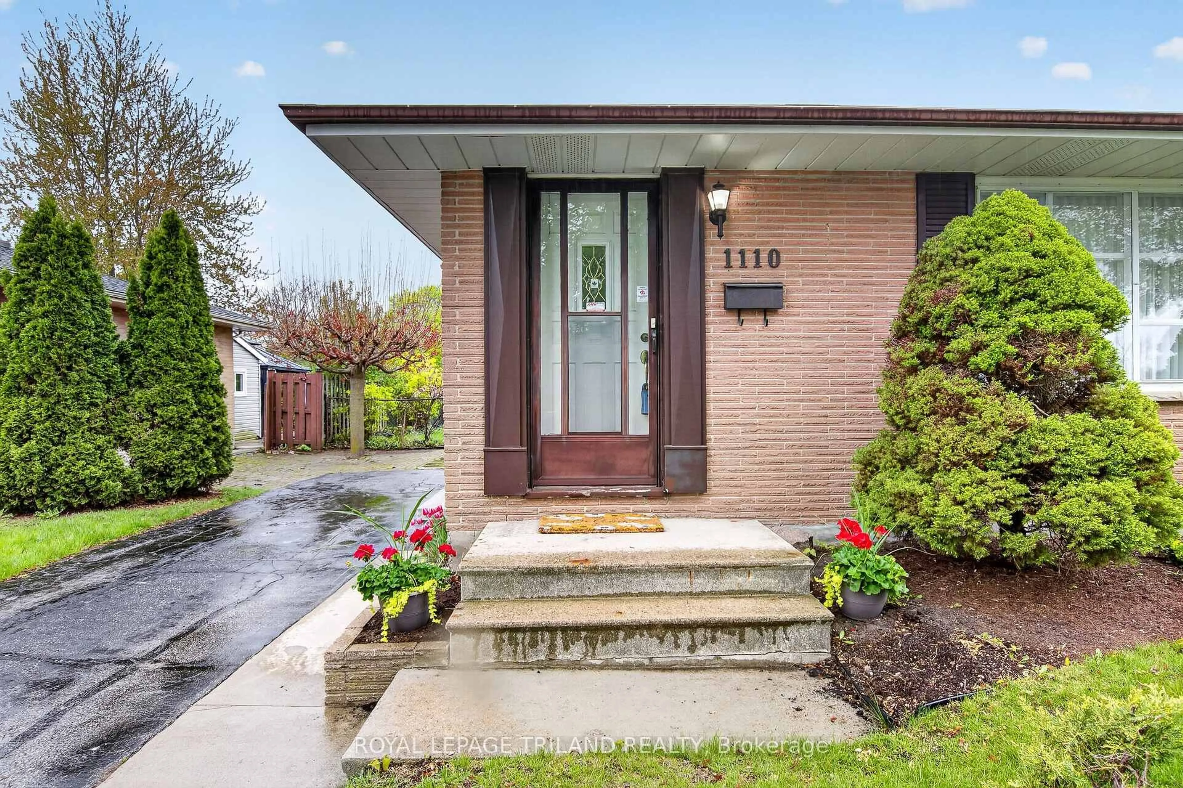 Home with brick exterior material, street for 1110 Chippewa Dr, London East Ontario N5V 2T7