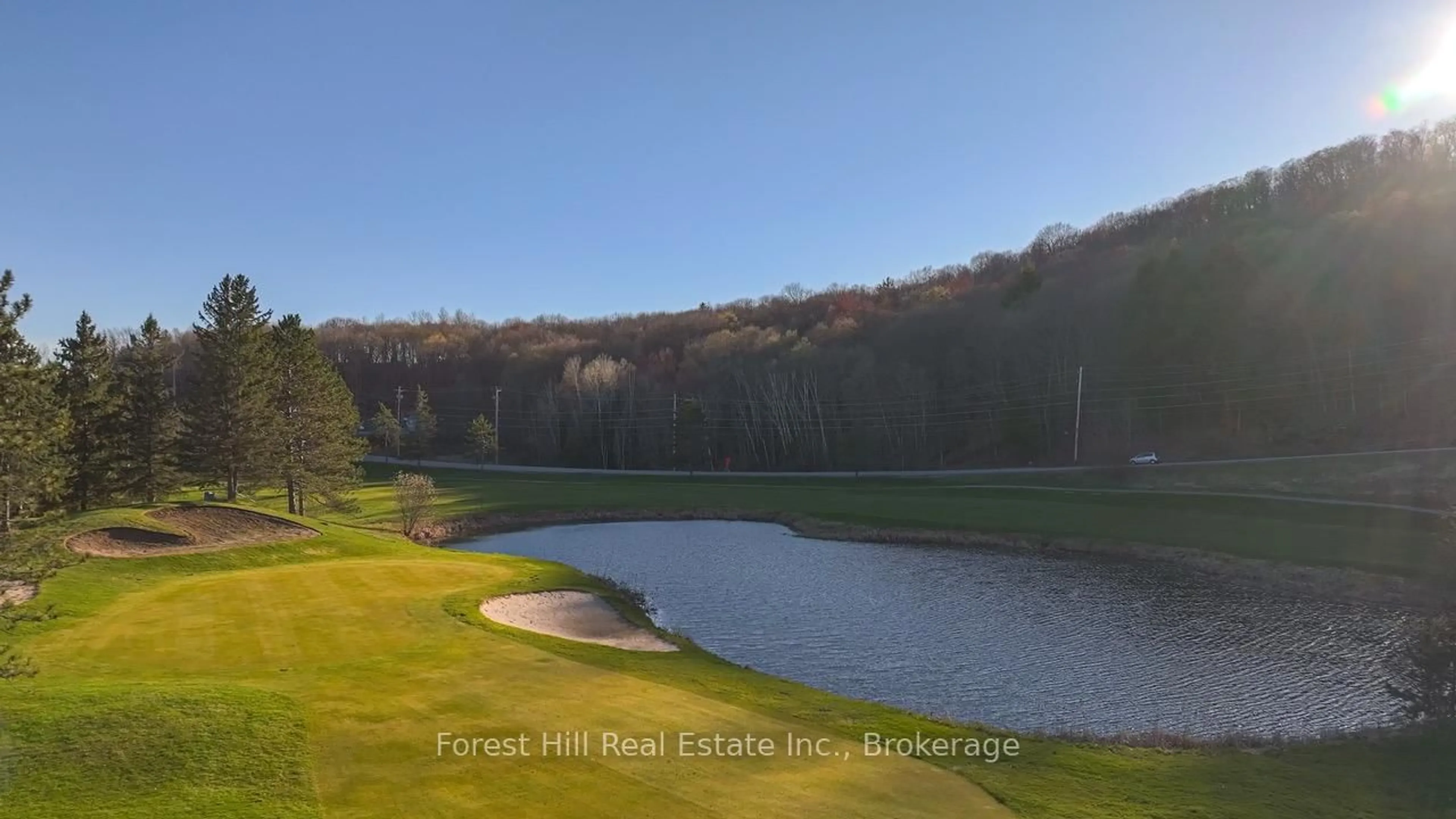 Blurry image for 1235 Deerhurst Dr #303, Huntsville Ontario P1H 2E8