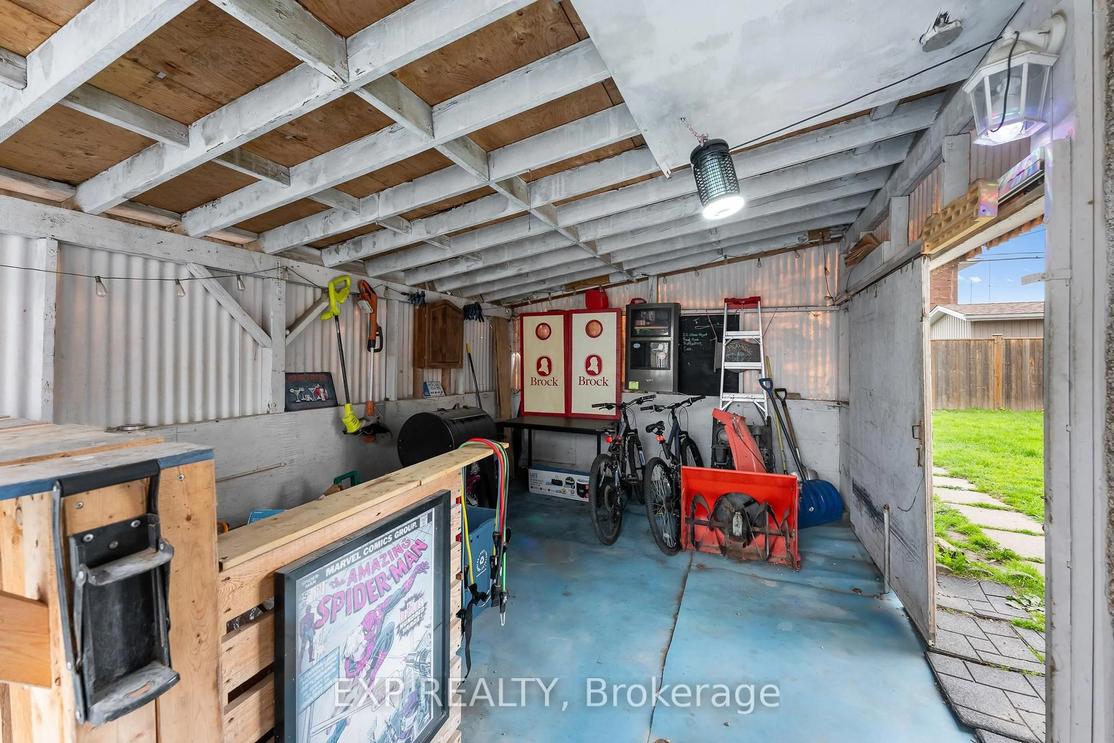 Indoor garage for 47 Battle St, Thorold Ontario L2V 3W4