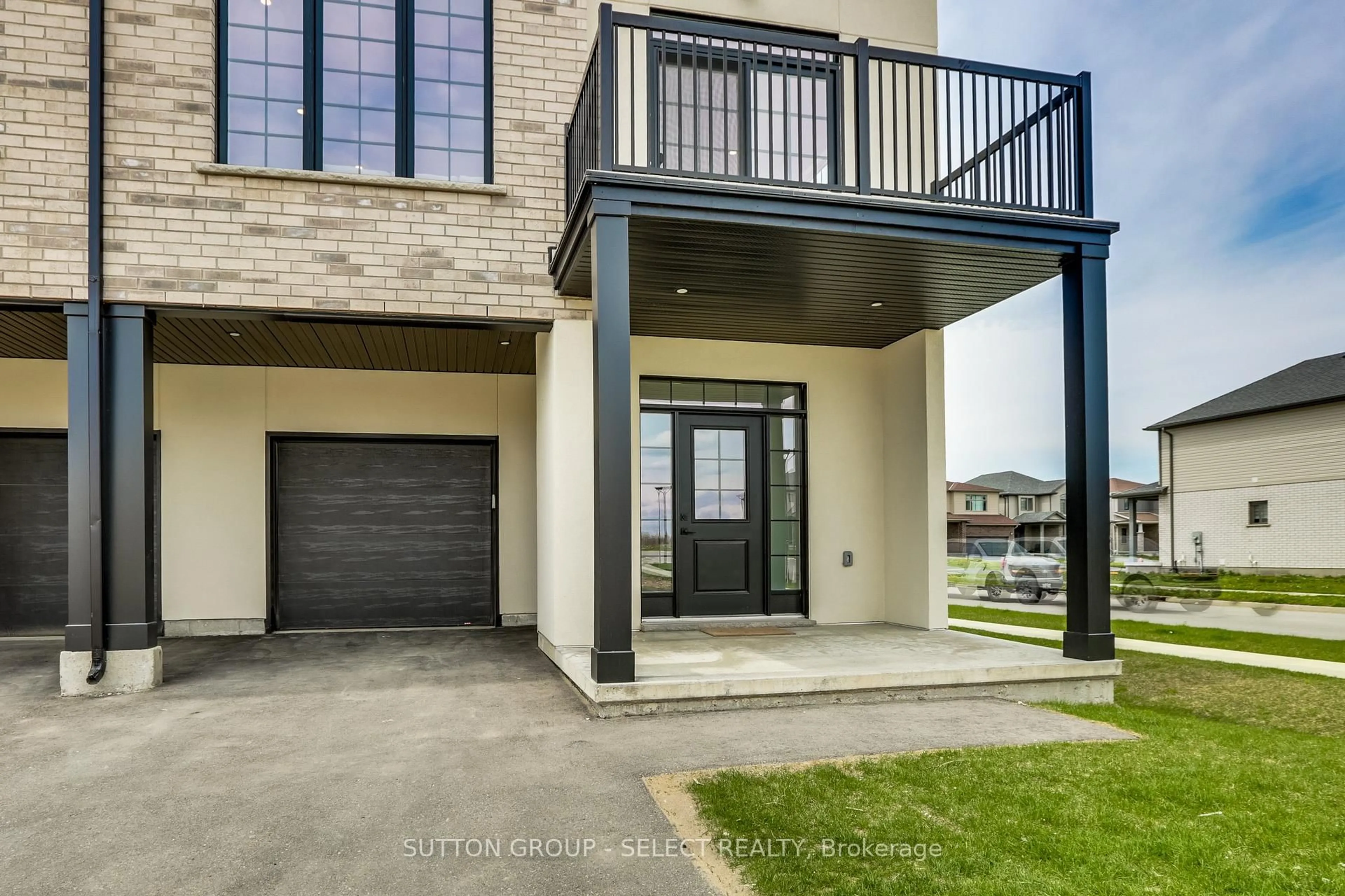 Unknown for 235 Kennington Way ##1, London South Ontario N6L 0J7