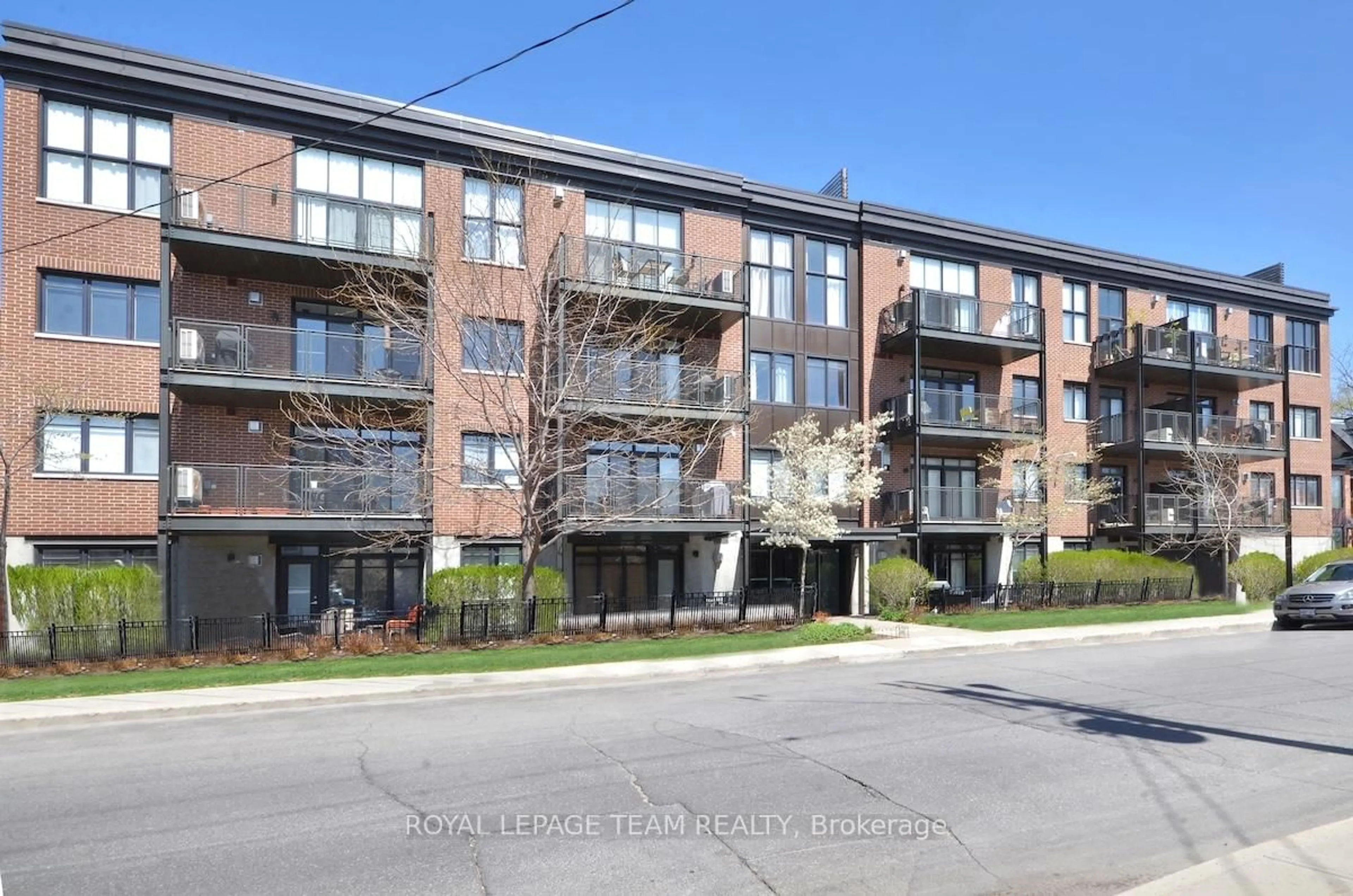 Unknown for 457 Mcleod St #301, Ottawa Ontario K1R 5P5