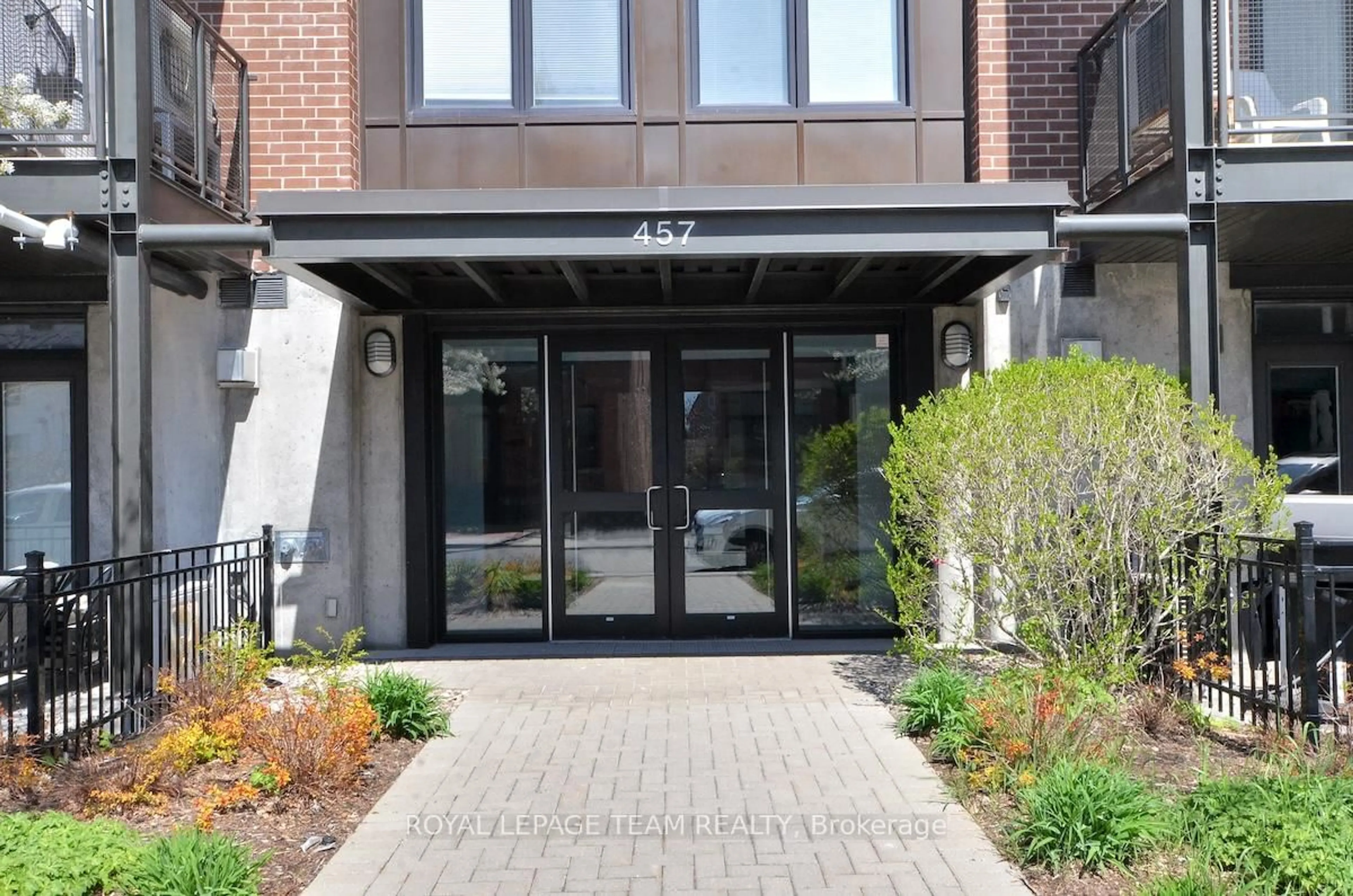 Unknown for 457 Mcleod St #301, Ottawa Ontario K1R 5P5