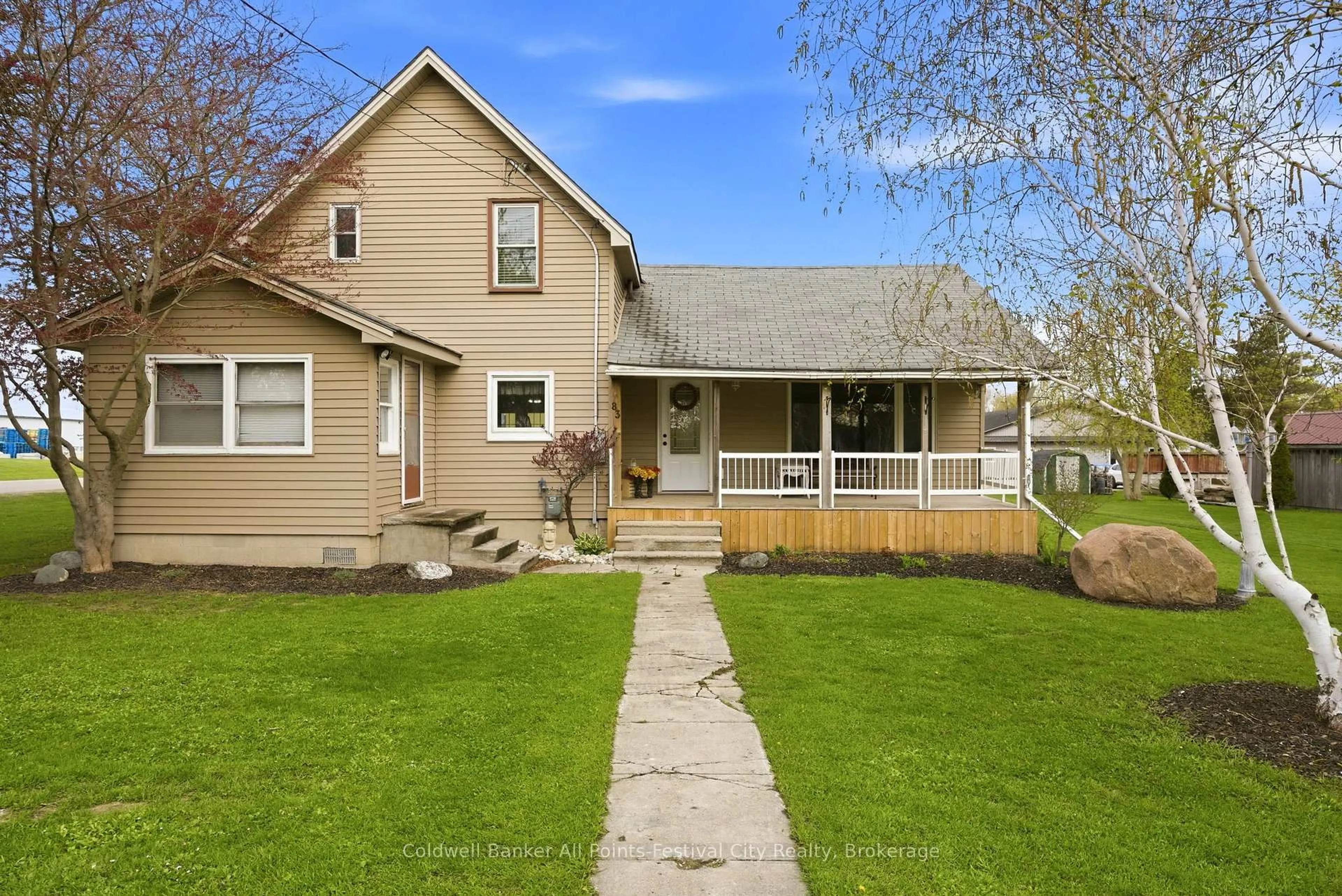 Home with vinyl exterior material, street for 83 Jarvis St, Huron East Ontario N0K 1W0