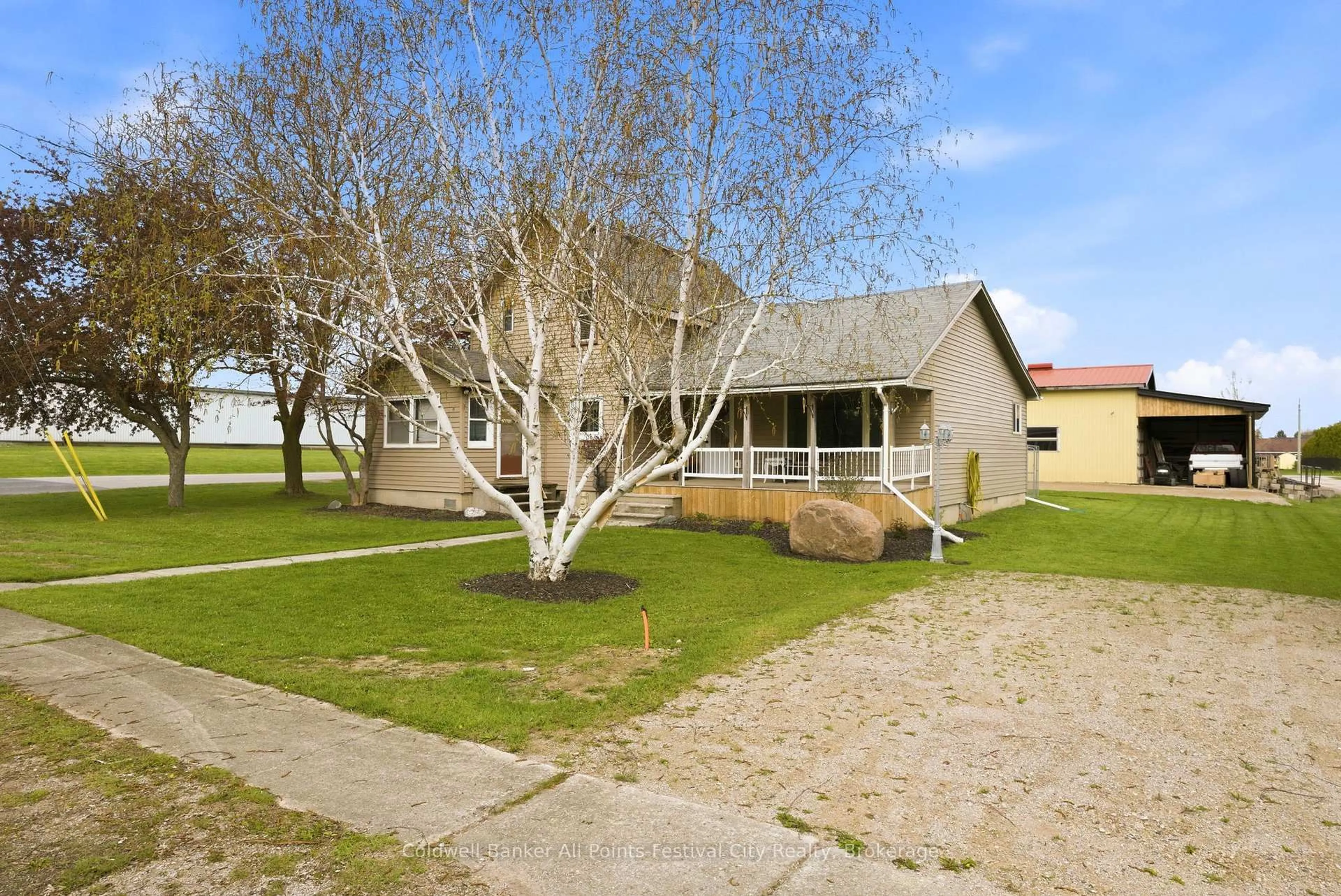A pic from outside/outdoor area/front of a property/back of a property/a pic from drone, street for 83 Jarvis St, Huron East Ontario N0K 1W0