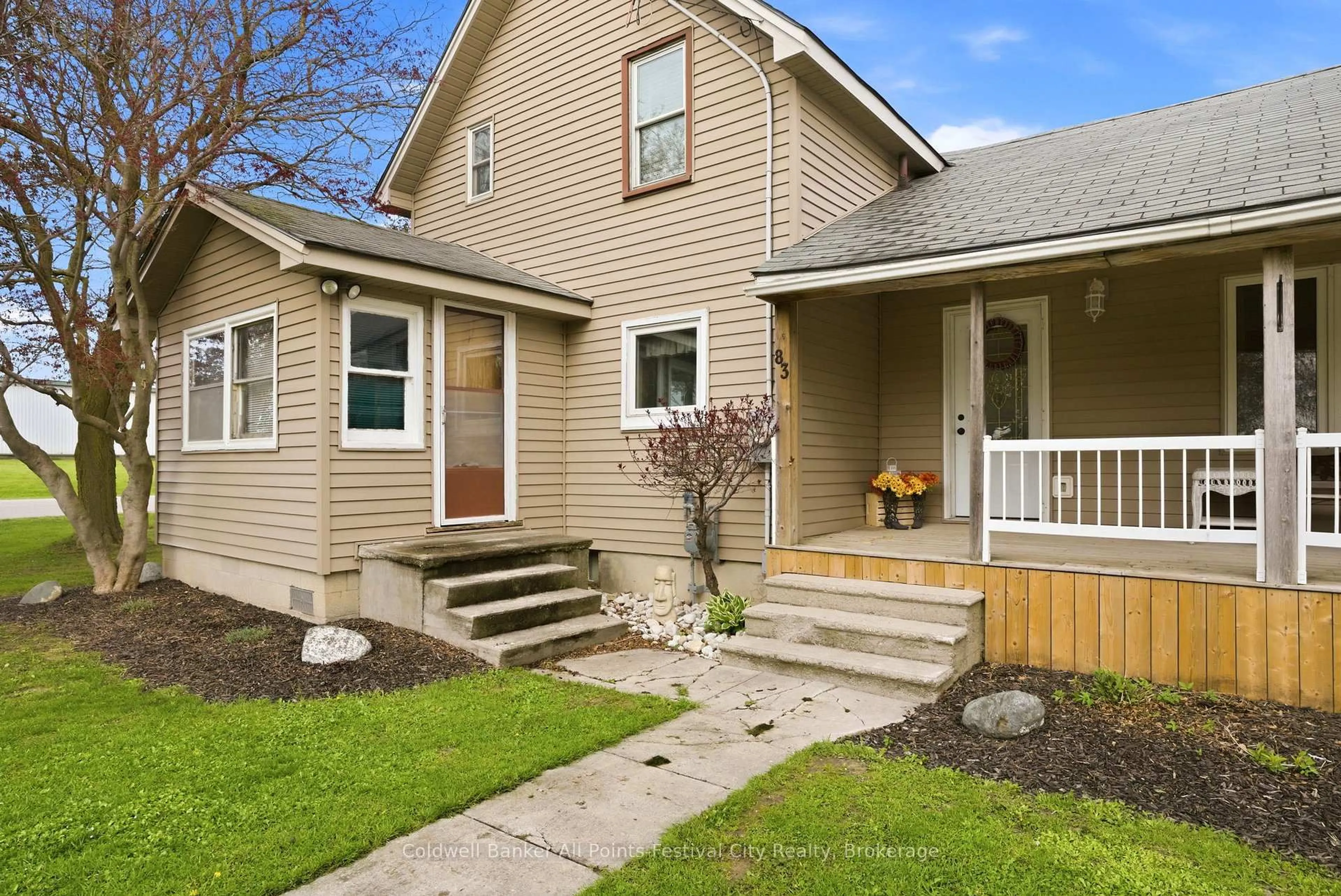 Home with vinyl exterior material, street for 83 Jarvis St, Huron East Ontario N0K 1W0