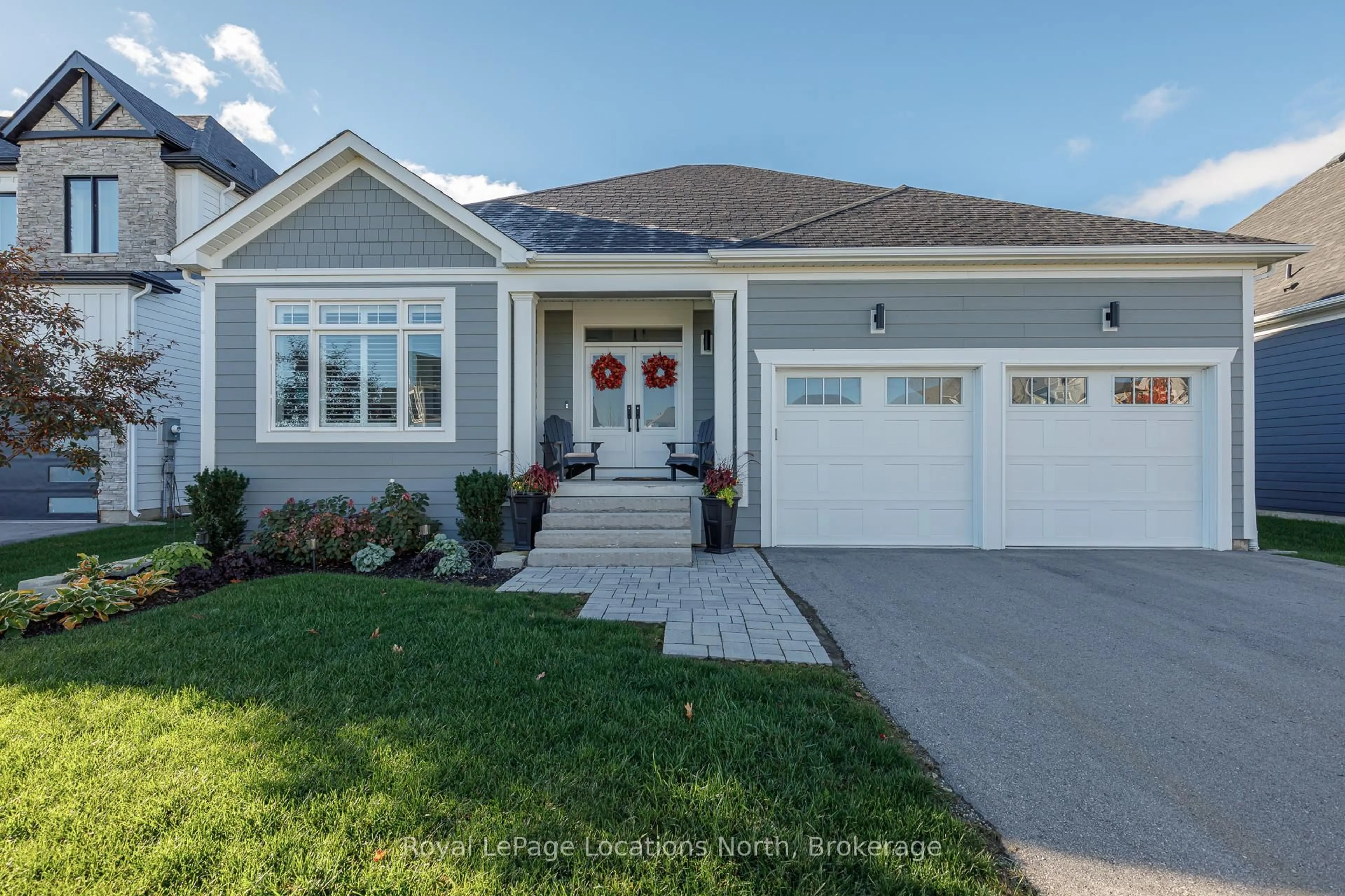 Home with vinyl exterior material, street for 107 Stillwater Cres, Blue Mountains Ontario L9Y 4P5