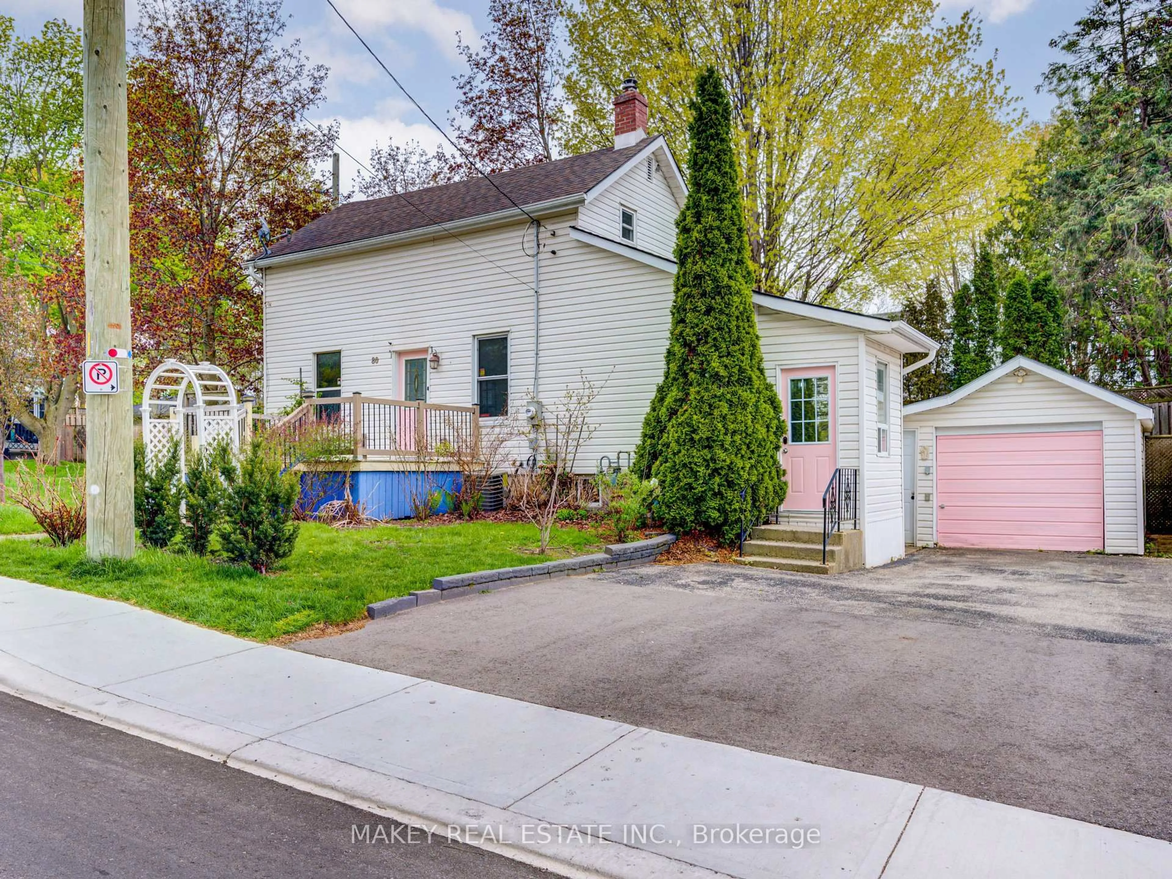Unknown for 80 Dover St, Woodstock Ontario N4S 3M1