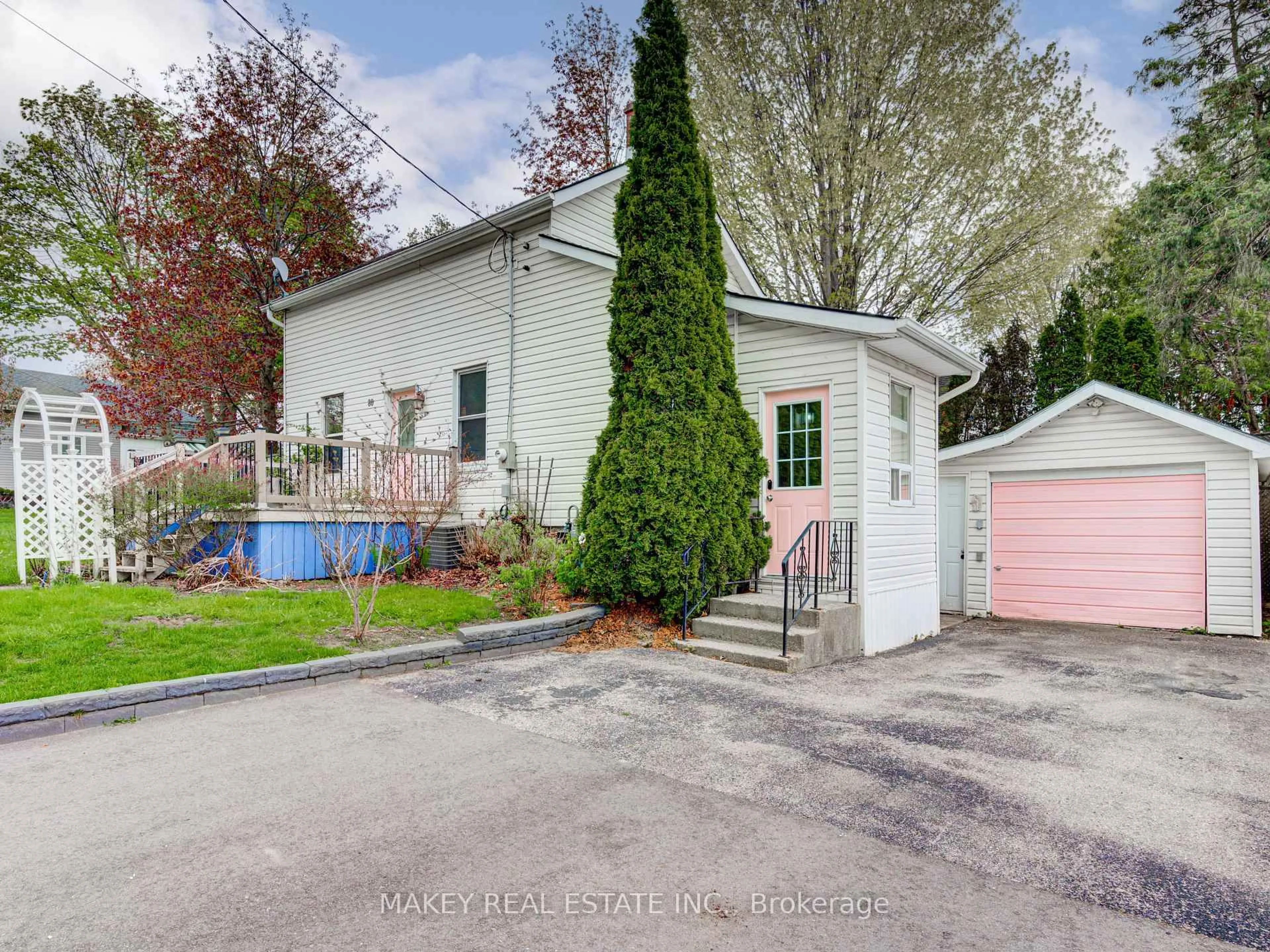 Unknown for 80 Dover St, Woodstock Ontario N4S 3M1