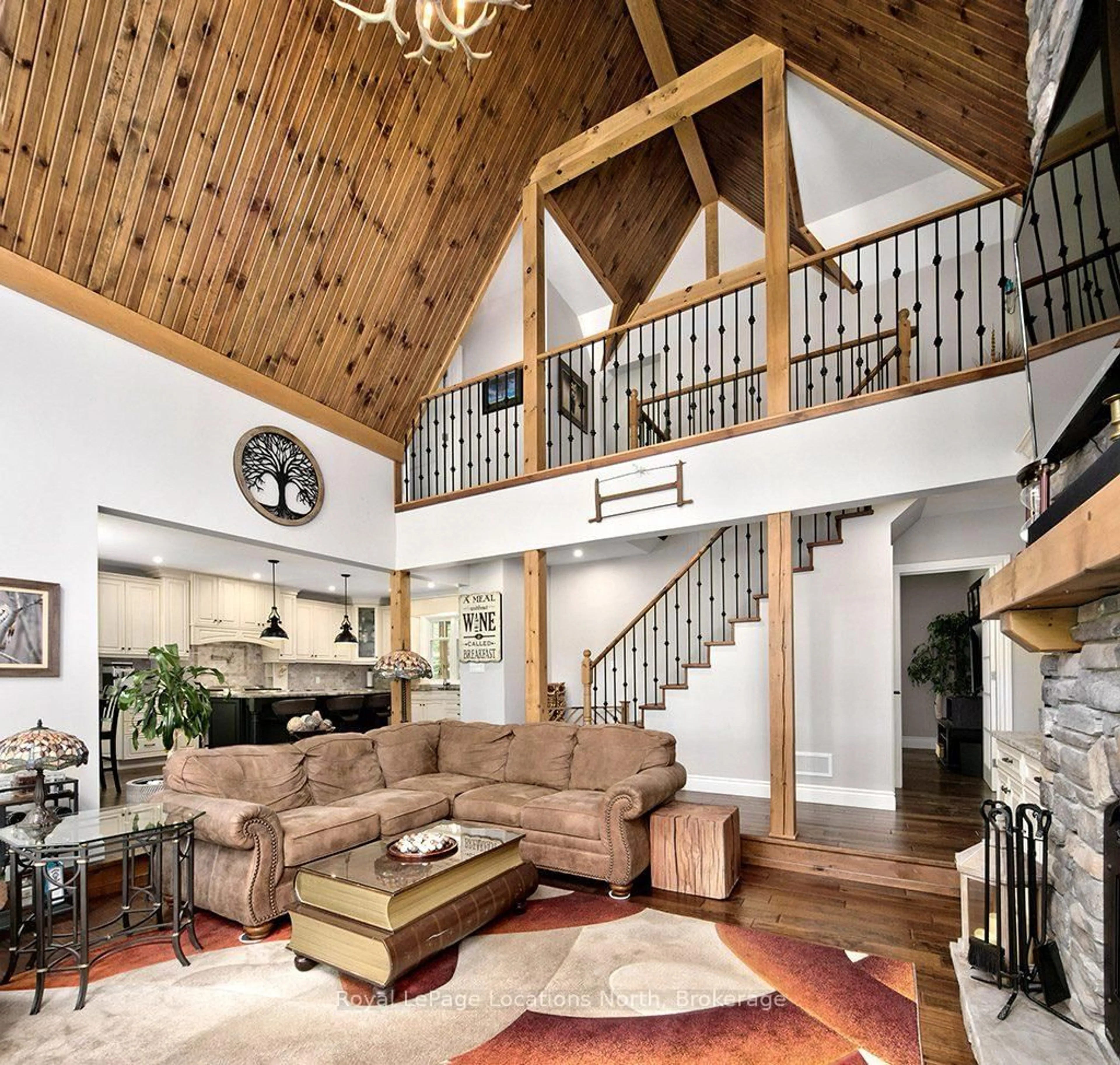 Indoor foyer for 058151 12TH Line, Meaford Ontario N4L 1W5