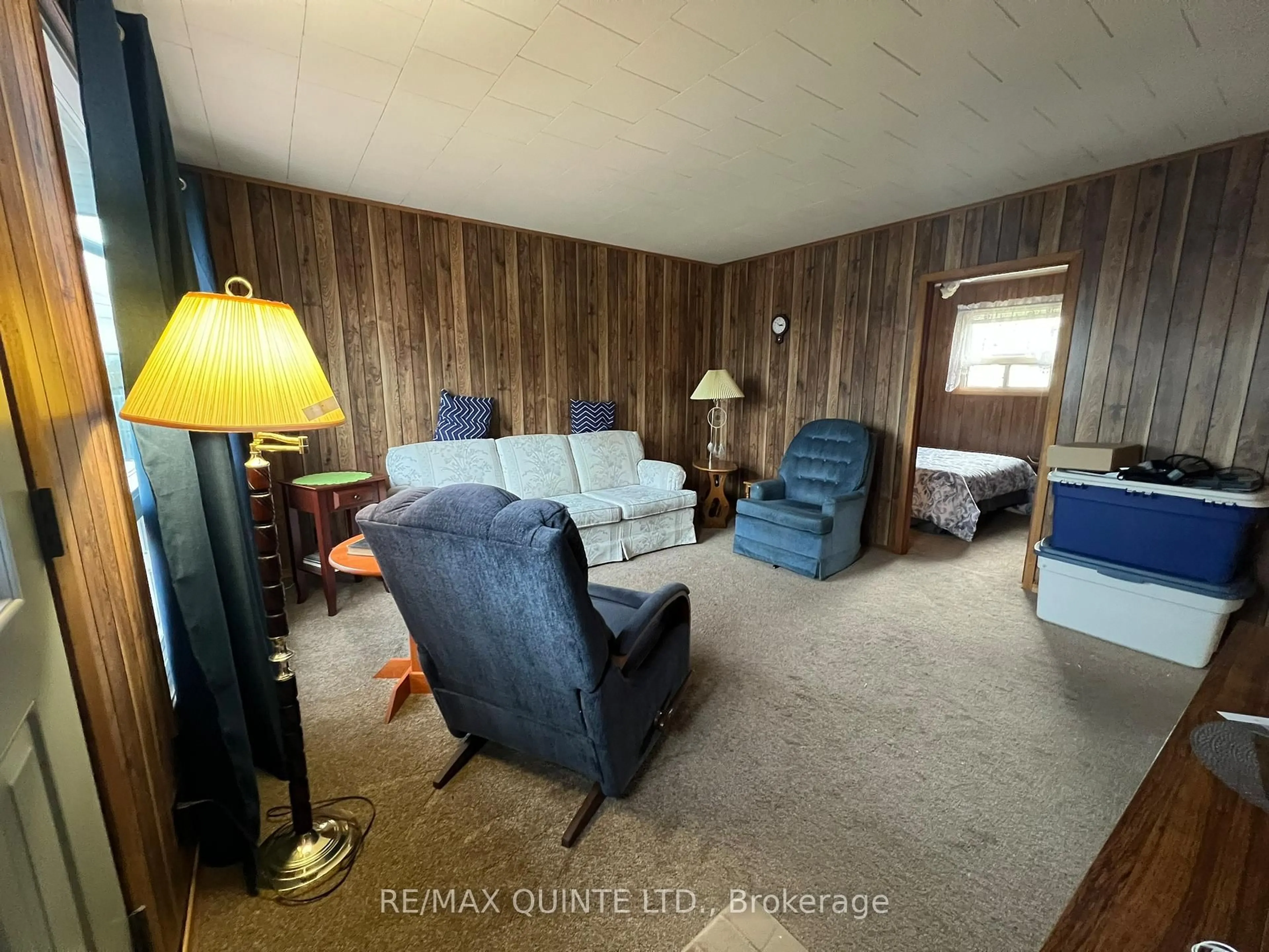 A pic of a room for 33 Ramsay Ave, Quinte West Ontario K8V 2P6