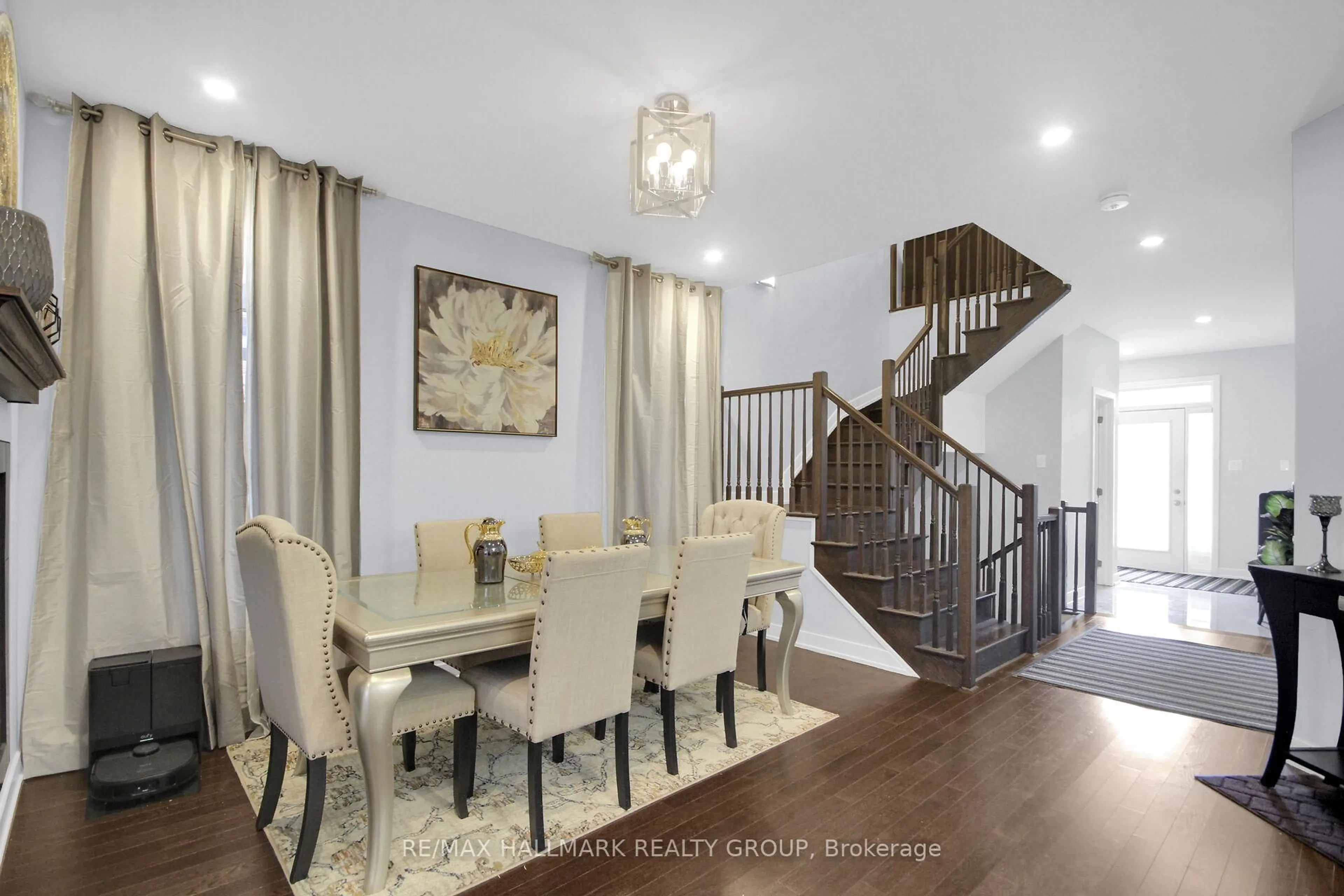 Dining room, unknown for 568 Bobolink Rdge, Ottawa Ontario K2S 2P4