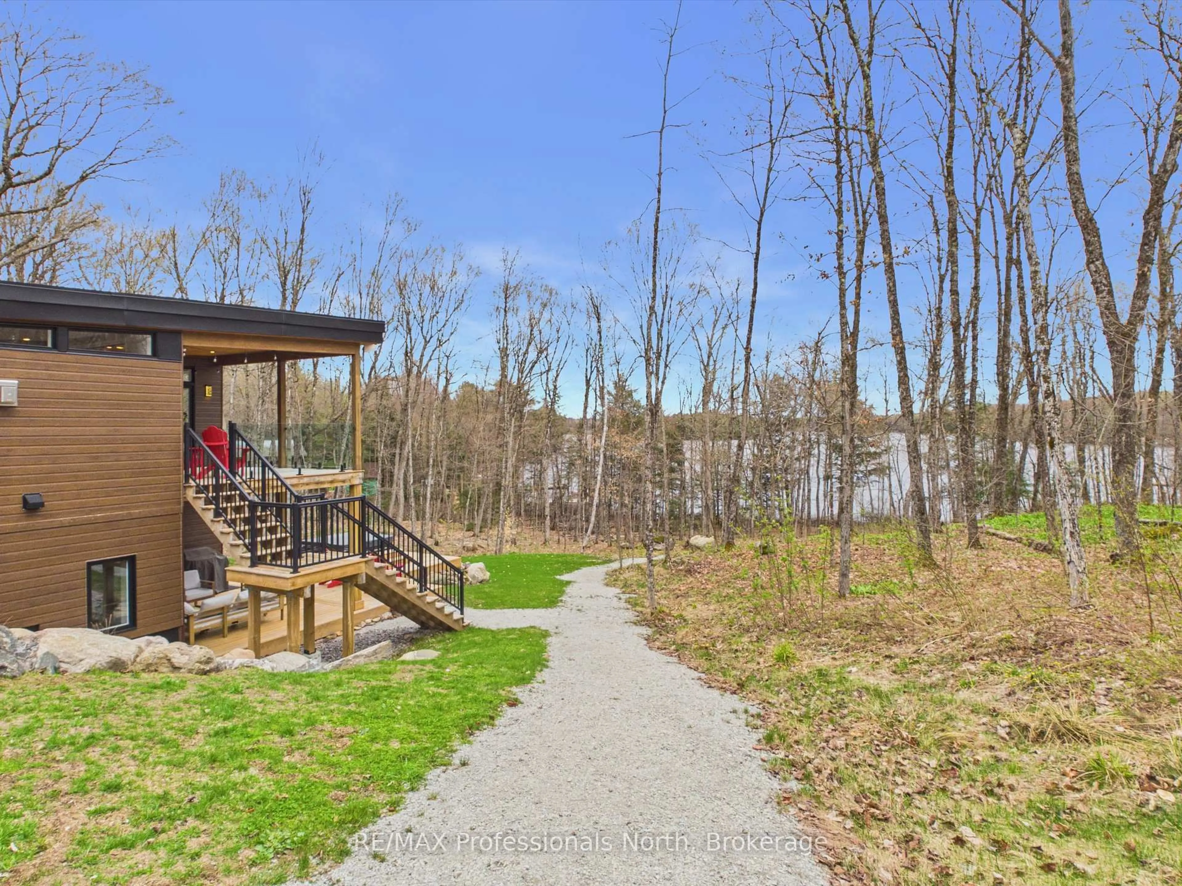 Patio, forest/trees view for 1011 Old Cottage Rd, Bracebridge Ontario P1L 1X3