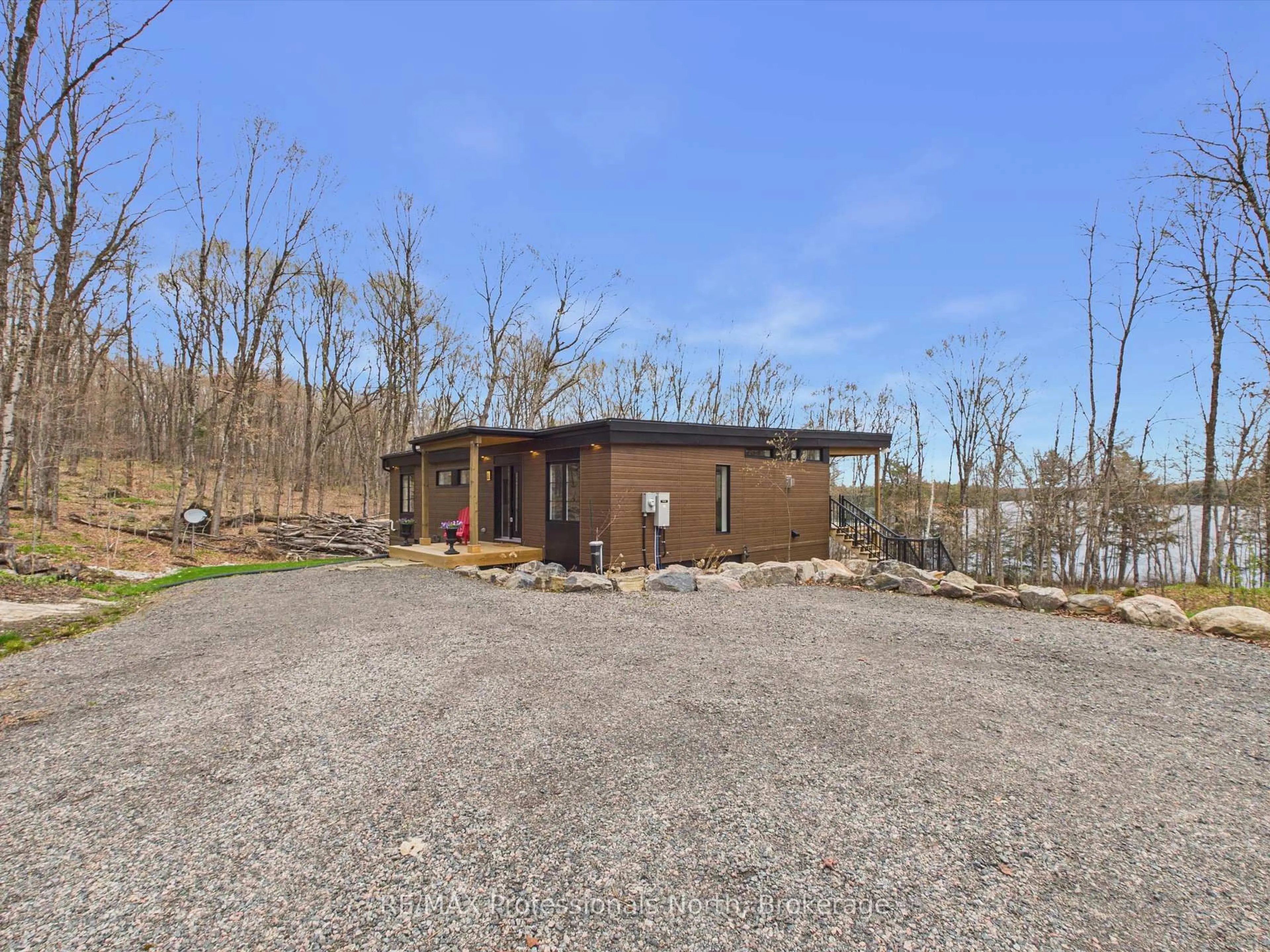 Unknown for 1011 Old Cottage Rd, Bracebridge Ontario P1L 1X3