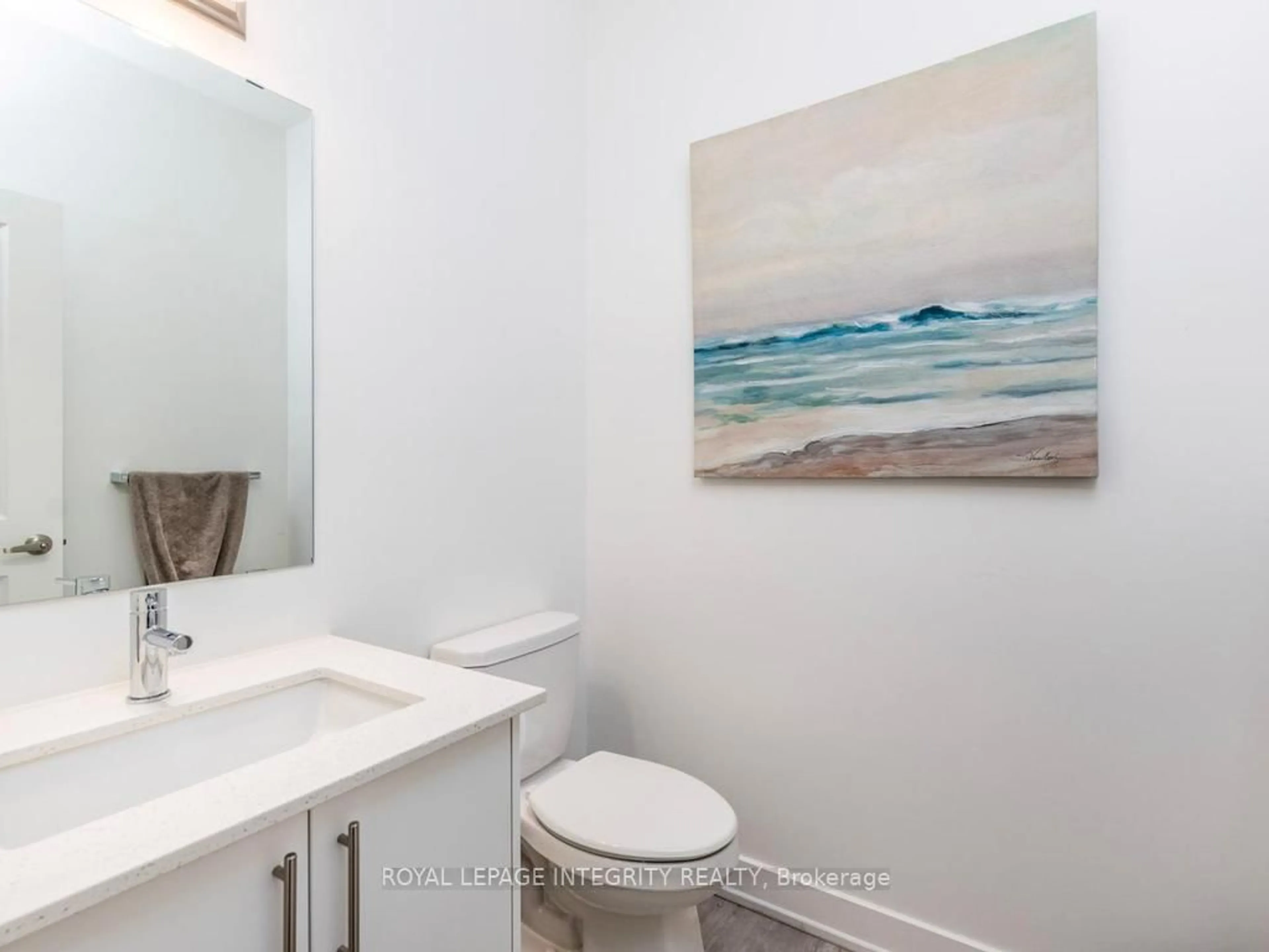 Standard bathroom, ceramic/tile floor for 28 Mendoza Way, Ottawa Ontario K2S 2S6