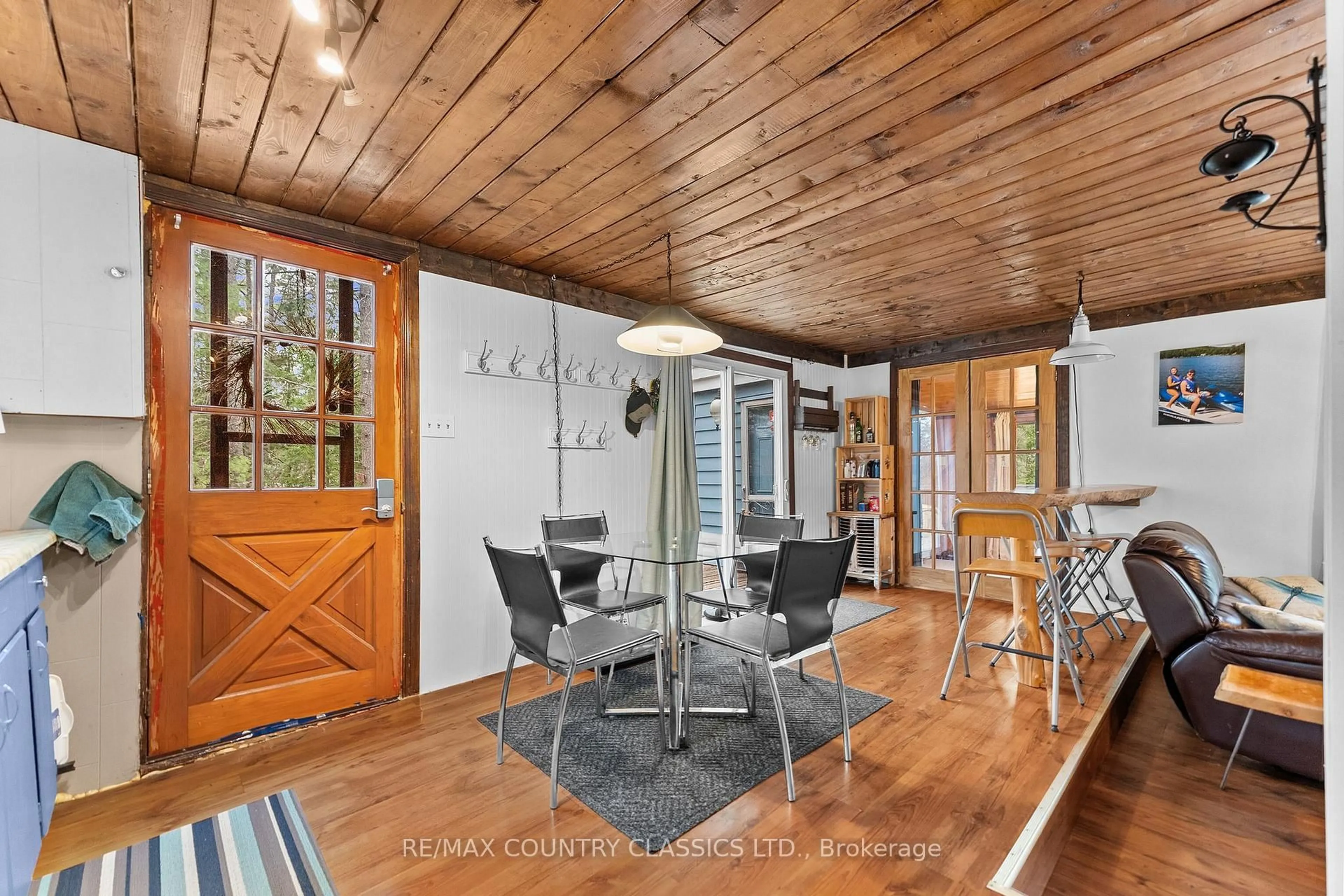 Dining room, wood/laminate floor for 40 Bentley Pl, Bancroft Ontario K0L 1C0