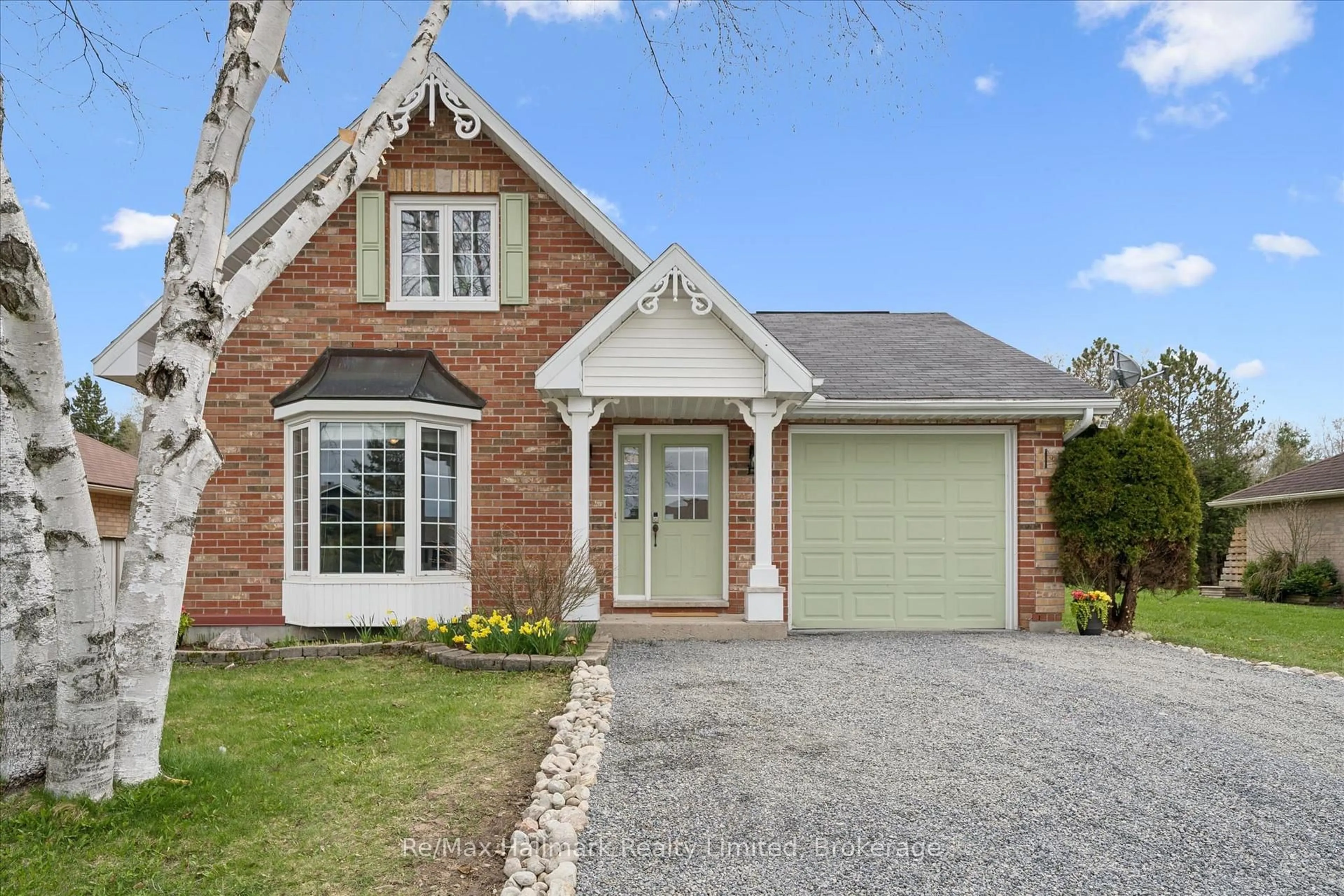 Home with brick exterior material, street for 139 Milton St, Bracebridge Ontario P1L 2G4