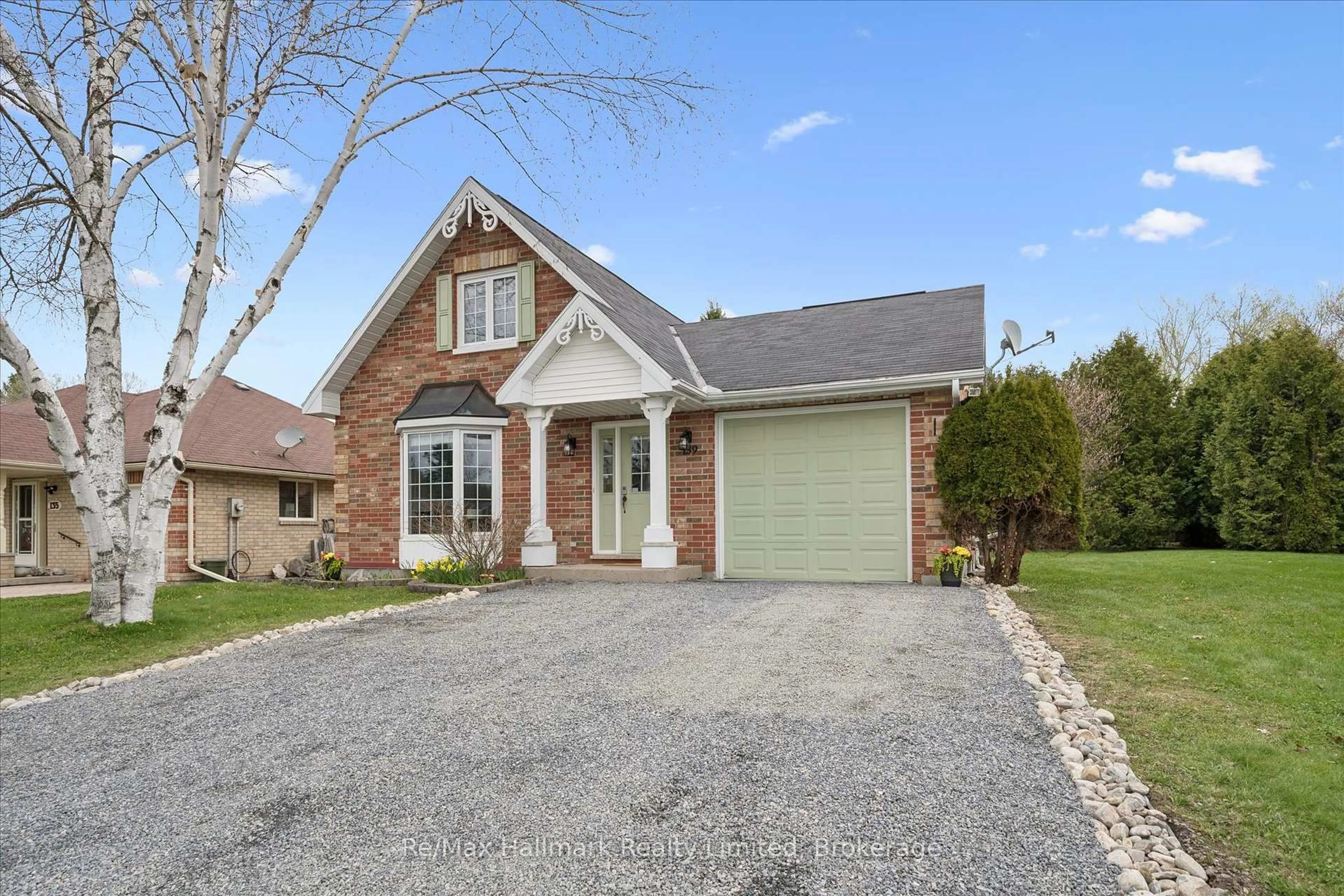 Home with brick exterior material, street for 139 Milton St, Bracebridge Ontario P1L 2G4