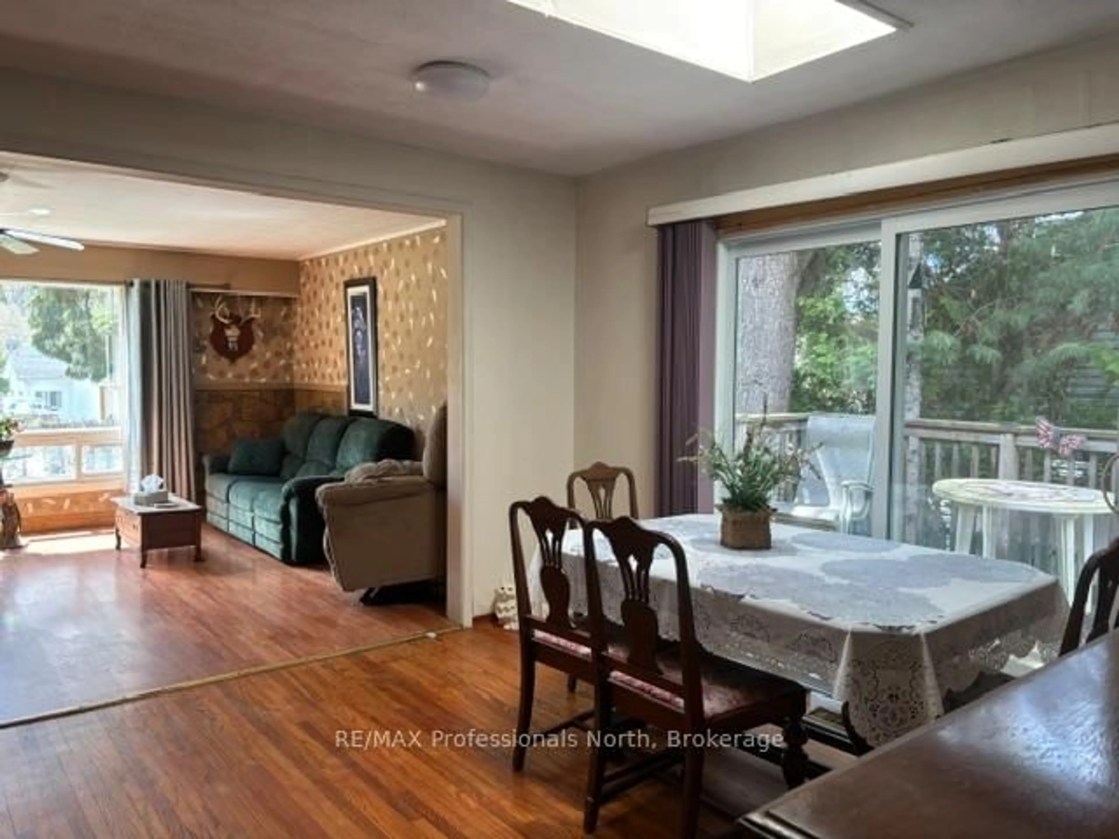 Dining room, wood/laminate floor for 37 Prince St, Minden Hills Ontario K0M 2K0