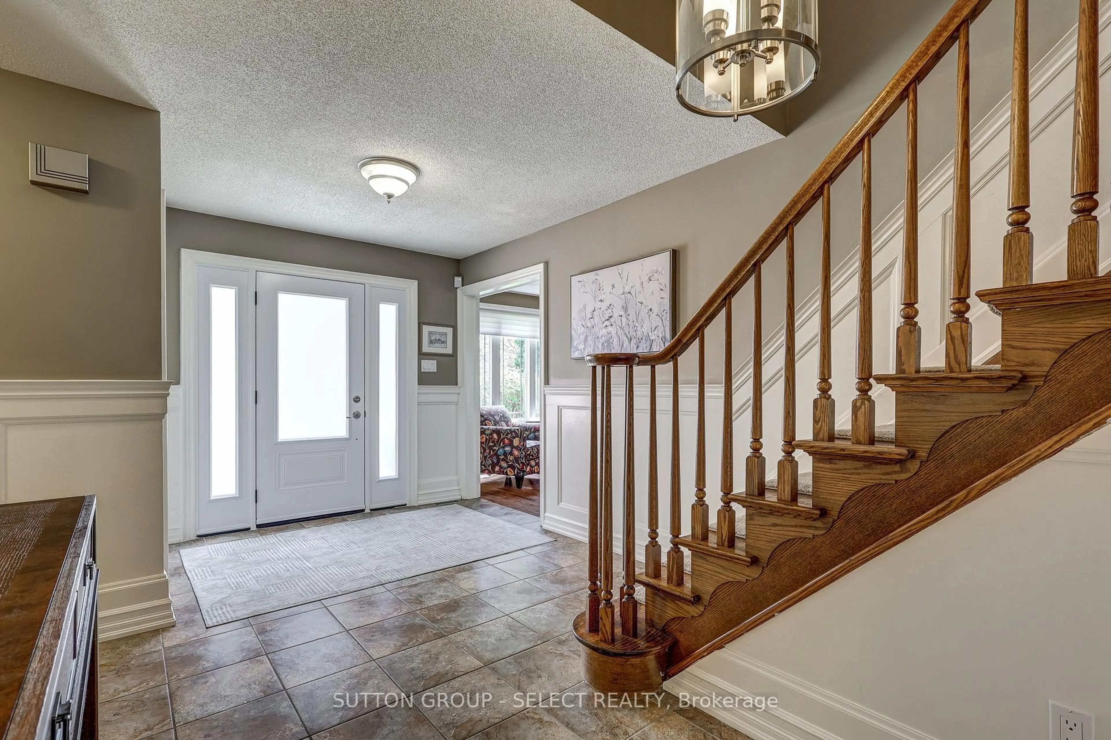 Indoor entryway for 94 Carriage Hill Dr, London North Ontario N5X 3W9