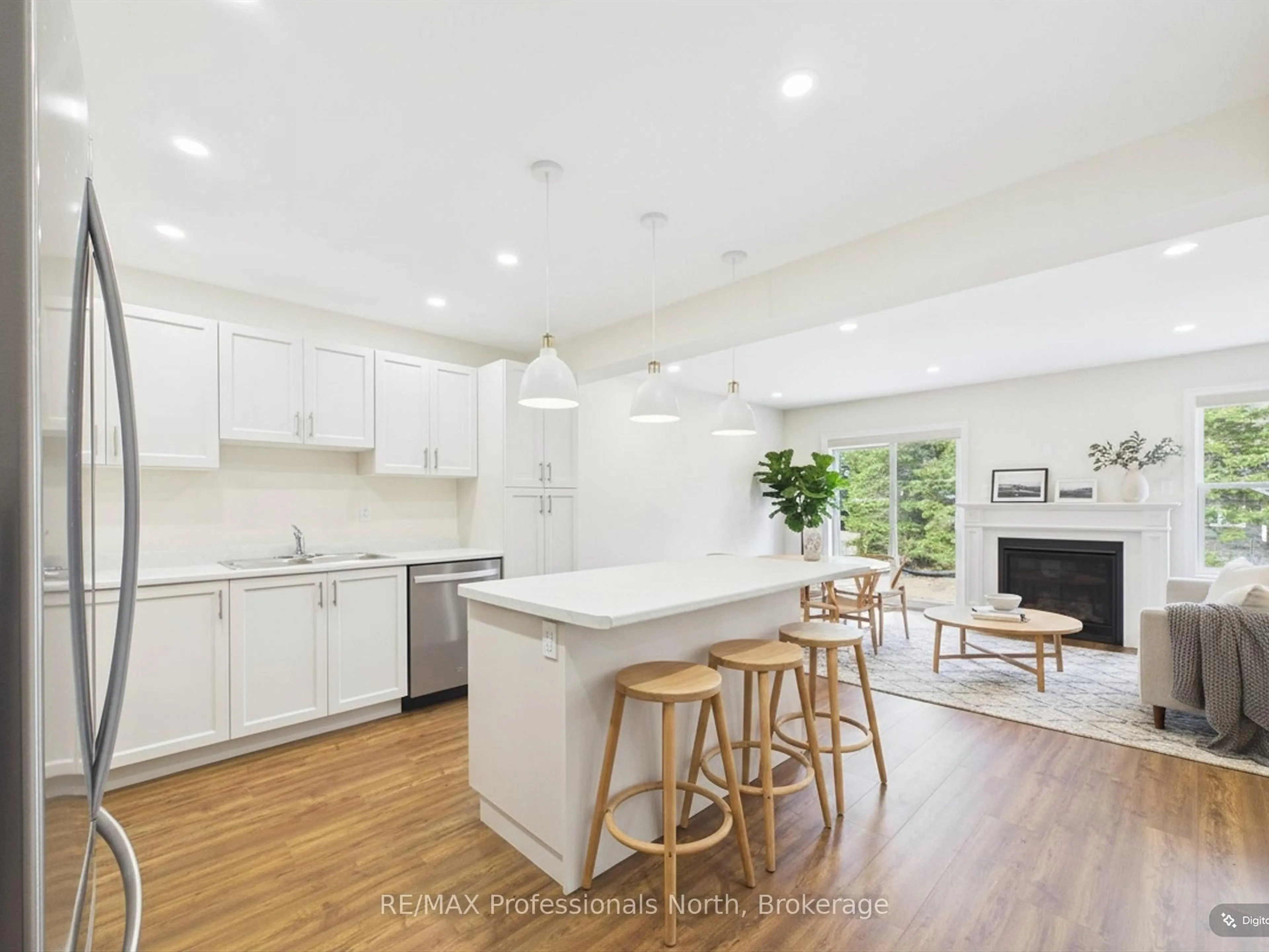 Open concept kitchen, unknown for 18 McConnell Cres, Bracebridge Ontario P1L 0N7