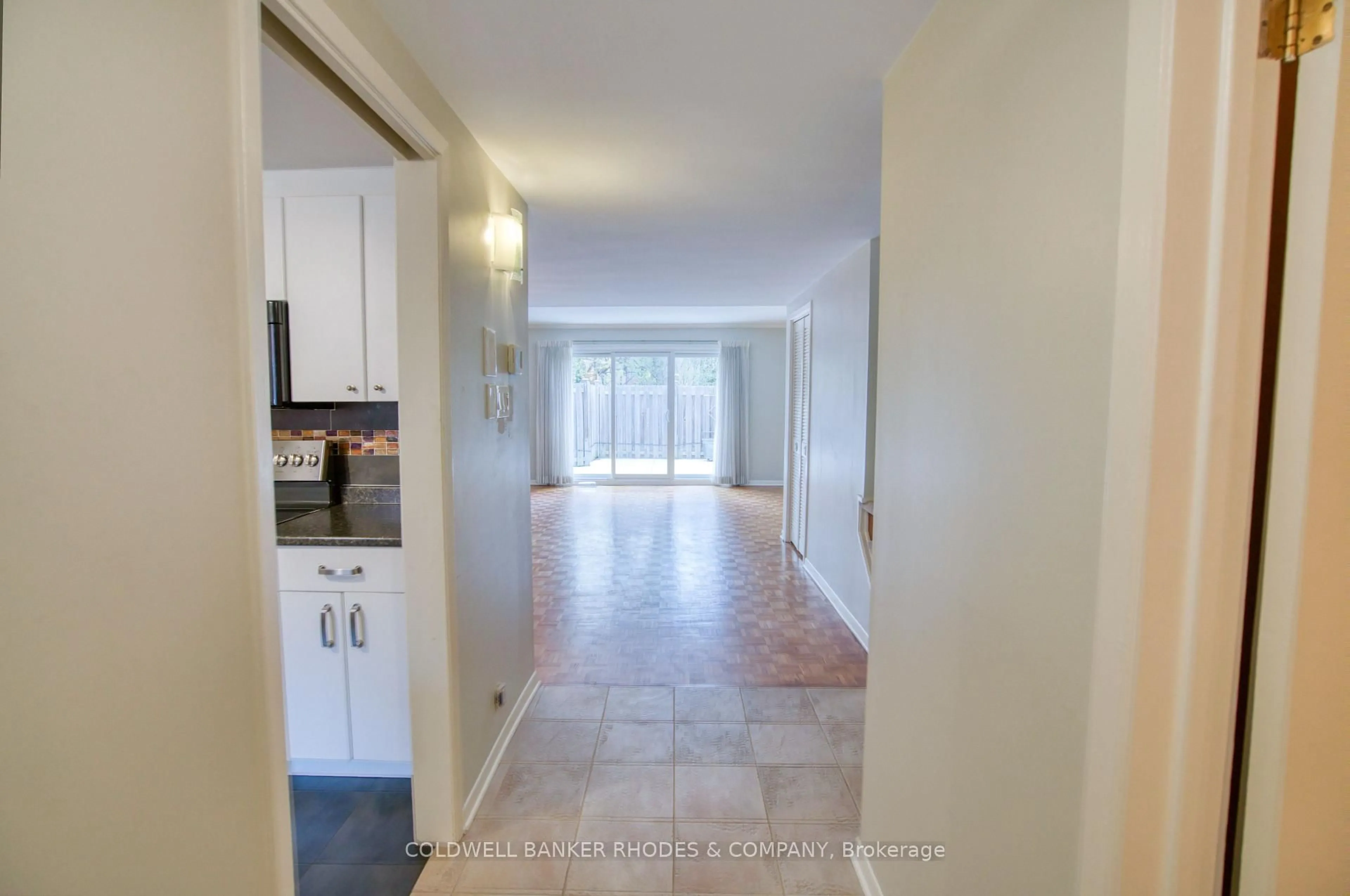 Unknown for 215 MacKay St #9, Ottawa Ontario K1M 2B6