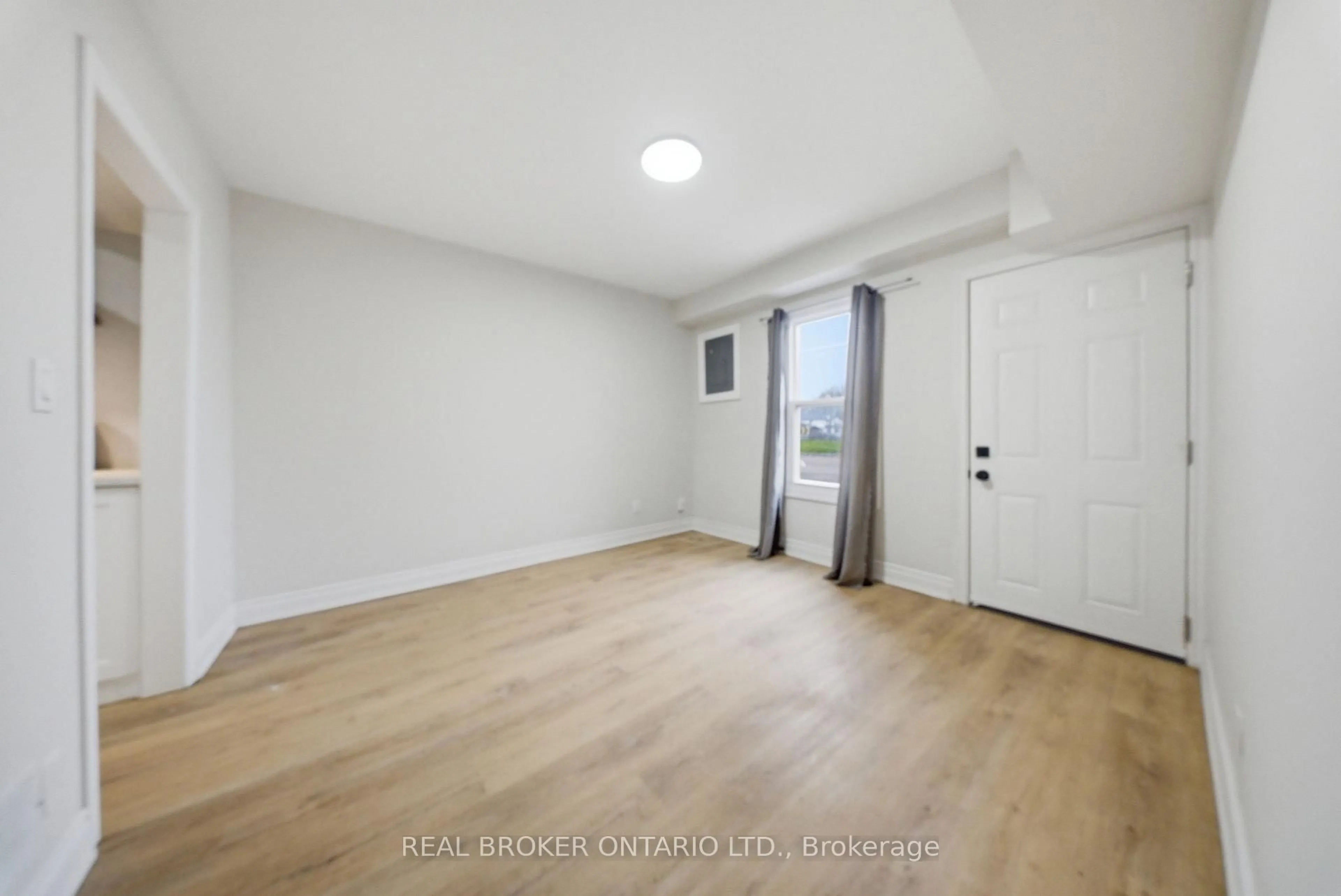 A pic of a room for 129 Durham St, Port Colborne Ontario L3K 1E1