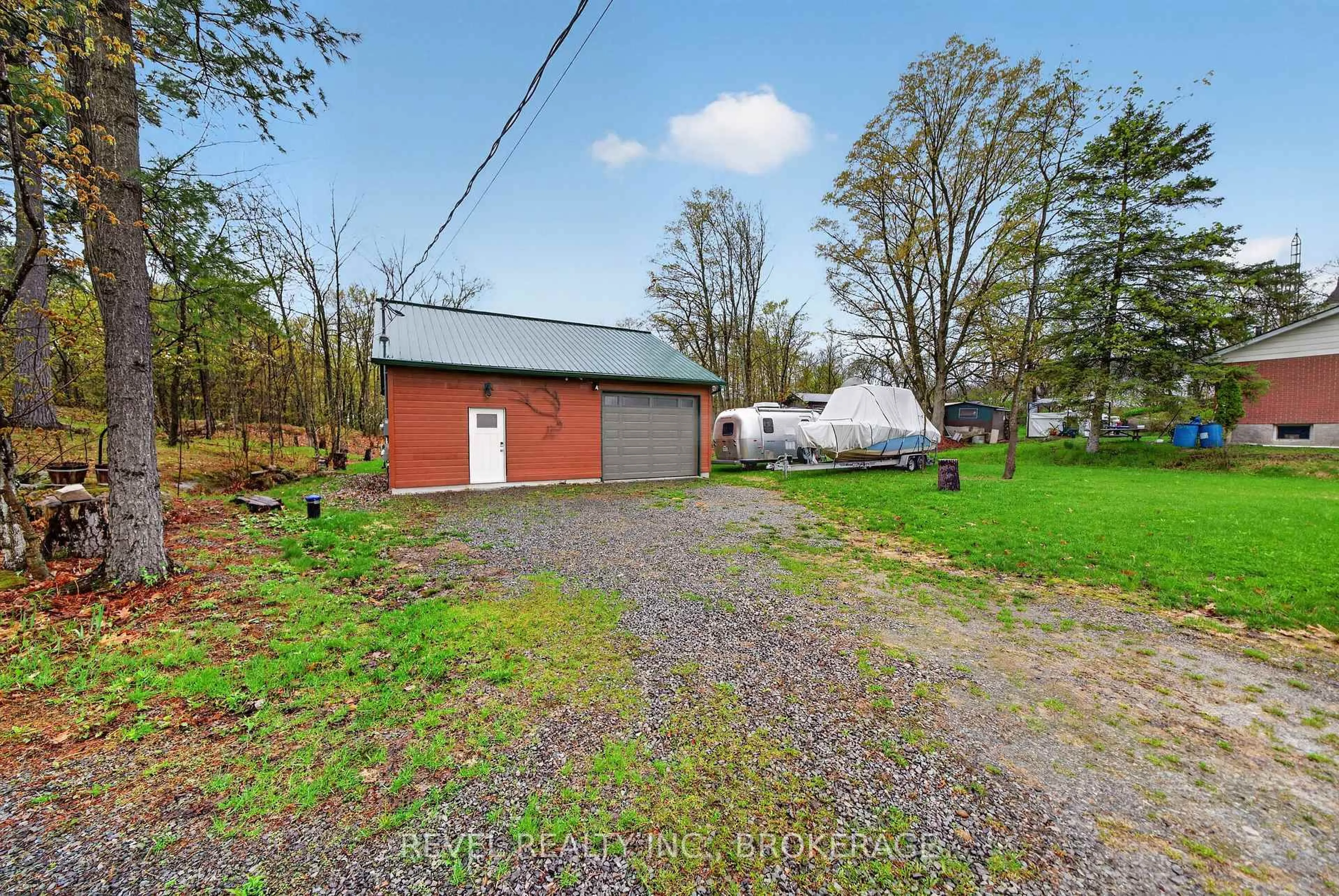 A pic from outside/outdoor area/front of a property/back of a property/a pic from drone, unknown for 2207 Wellington St, Battersea Ontario K0H 1H0