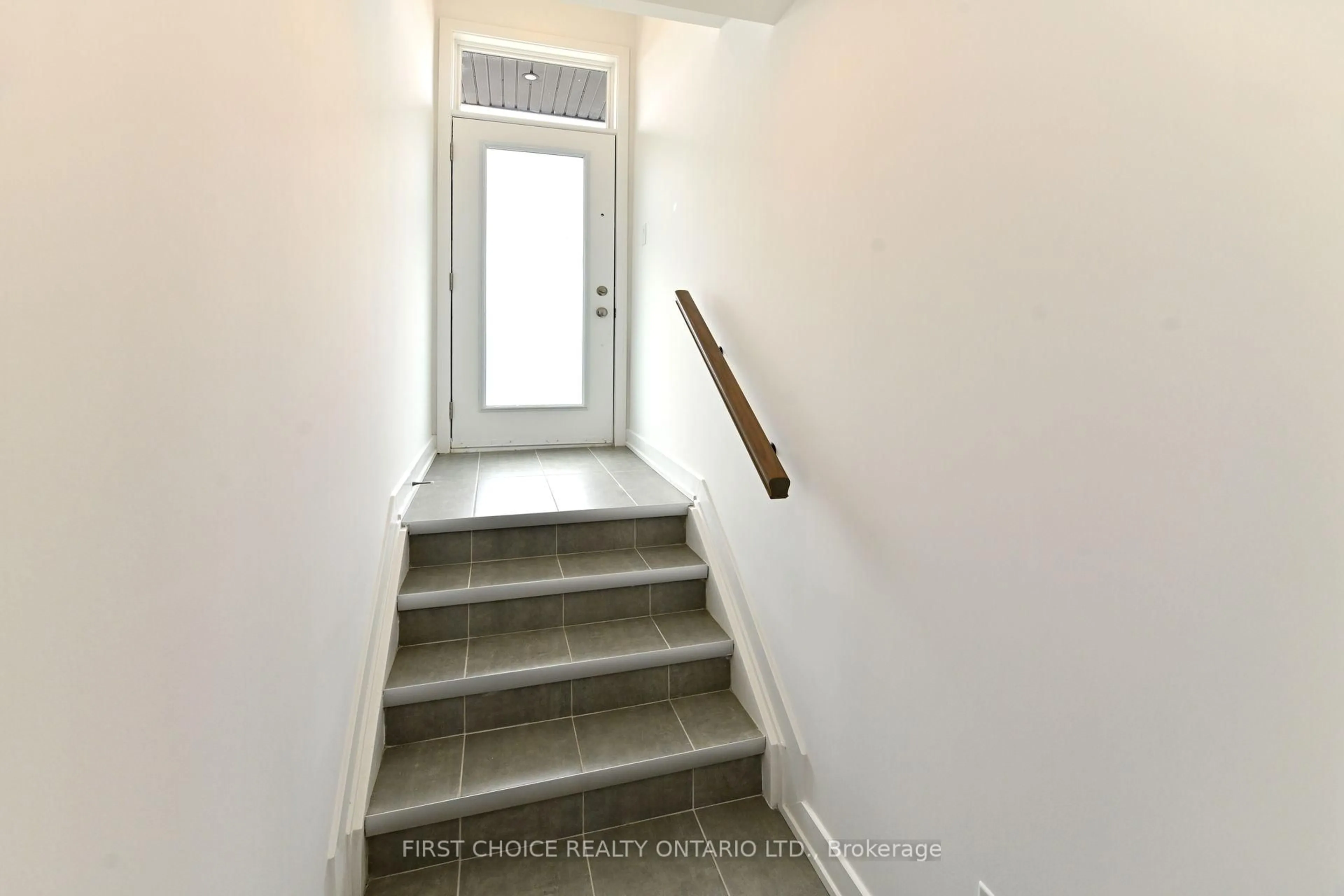 Stairs for 410 Rolling Meadow Cres #K, Ottawa Ontario K1W 0S1