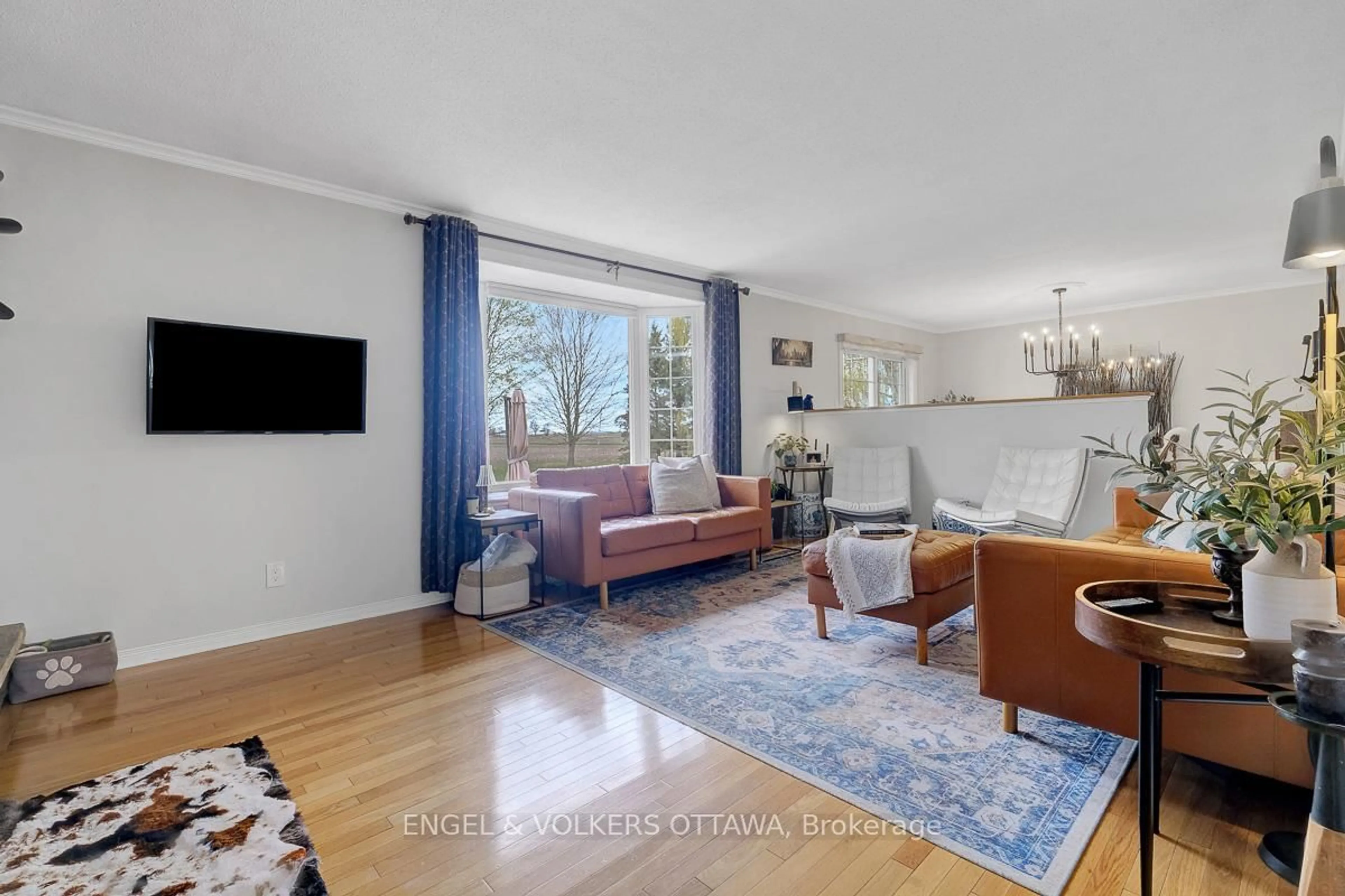 Living room with furniture, unknown for 2963 Roger Stevens Dr, North Gower Ontario K0A 2T0