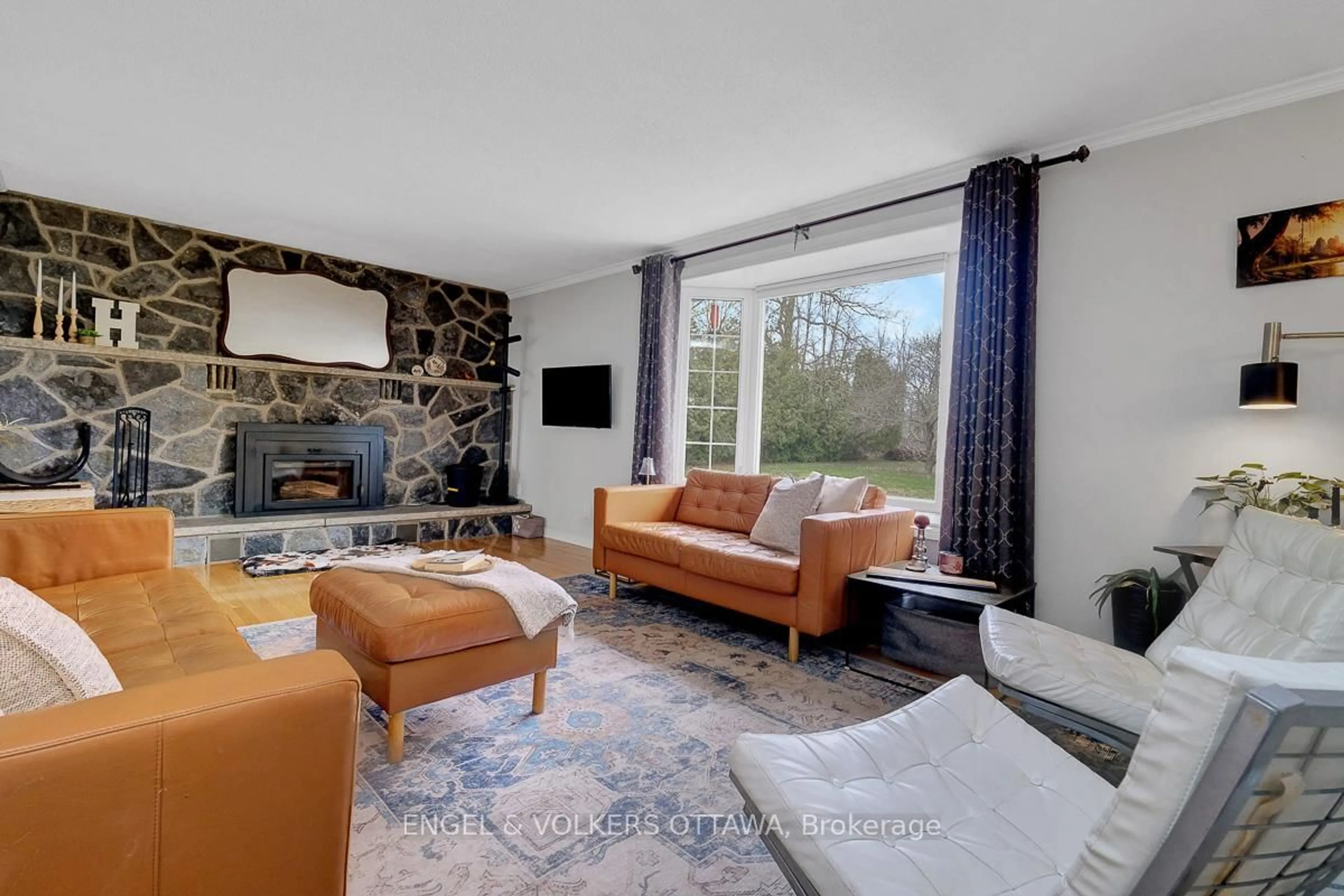Living room with furniture, unknown for 2963 Roger Stevens Dr, North Gower Ontario K0A 2T0