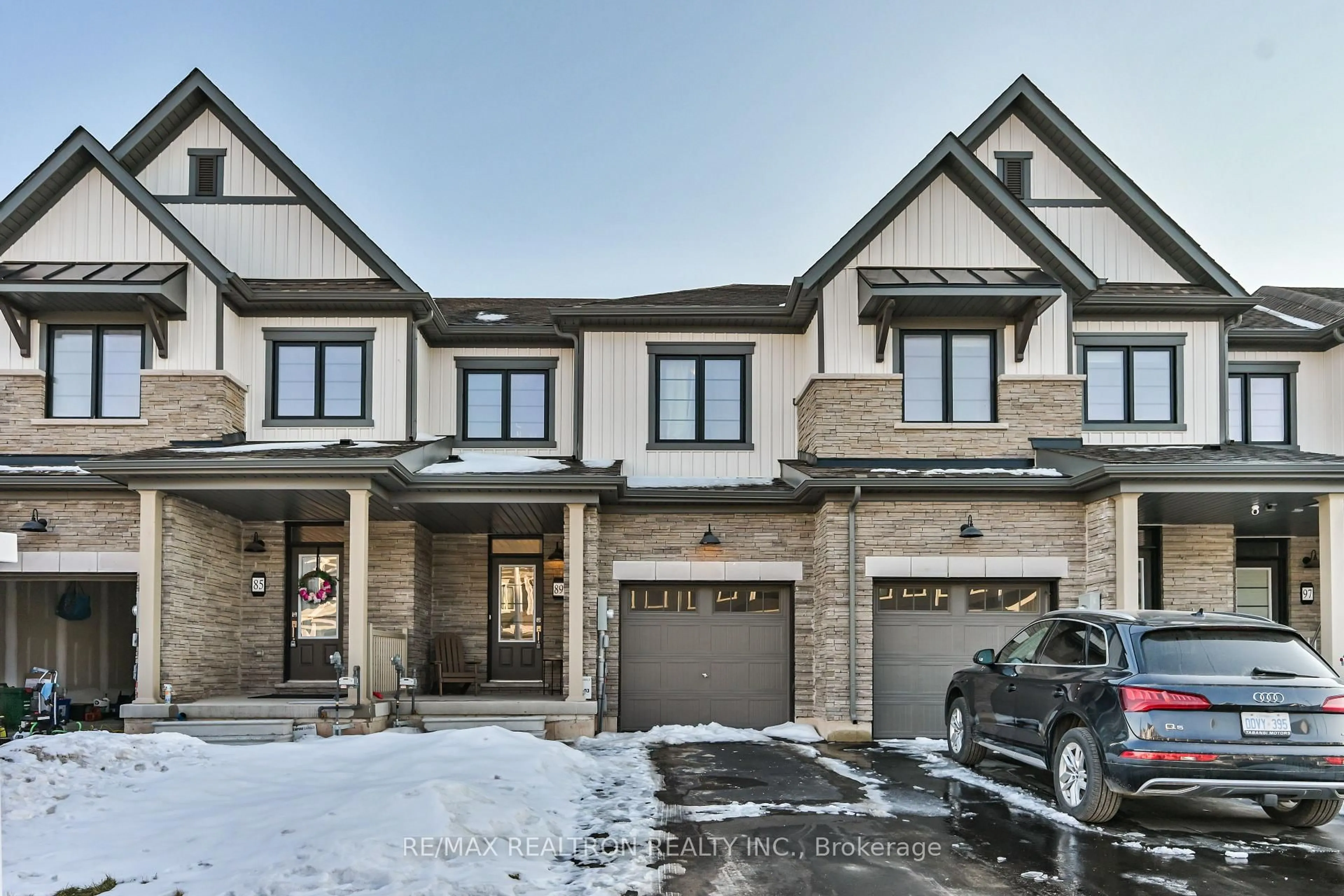 Home with brick exterior material, street for 89 Masters St, Welland Ontario L3B 0N4