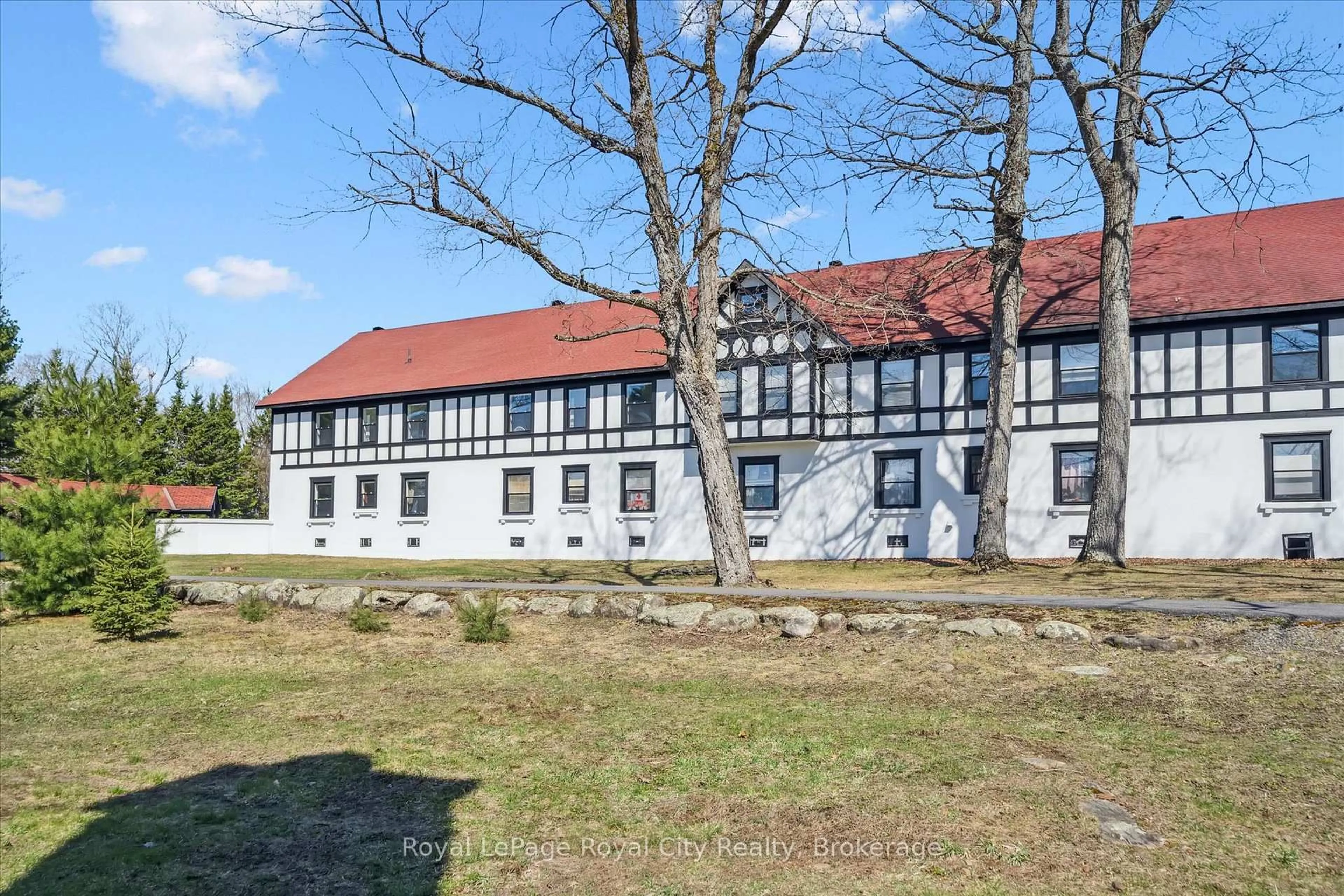 A pic from outside/outdoor area/front of a property/back of a property/a pic from drone, building for 12 Bigwin Island #202 & 206, Lake of Bays Ontario P0B 1A0