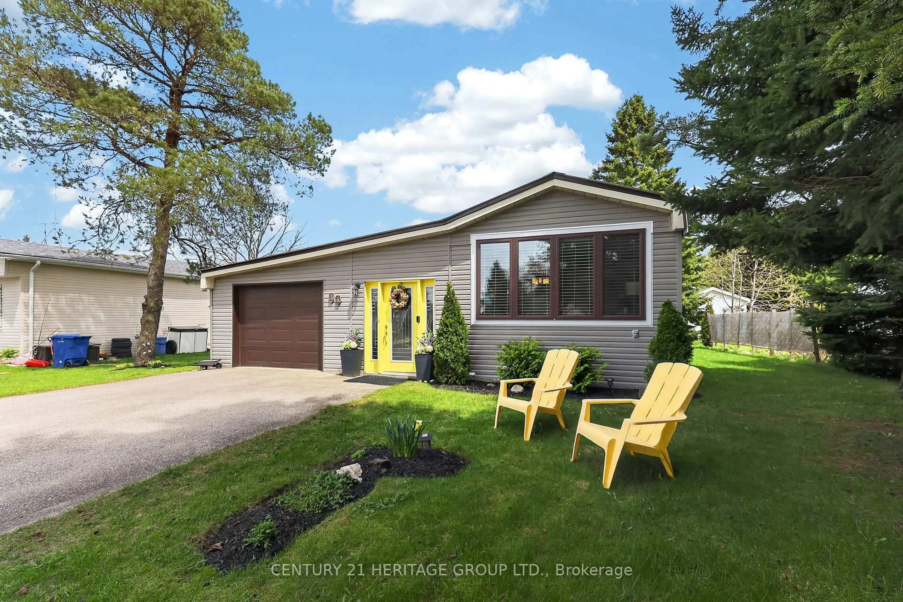 Home with vinyl exterior material, street for 35 Fourth Ave, Wellington North Ontario N0G 2K0