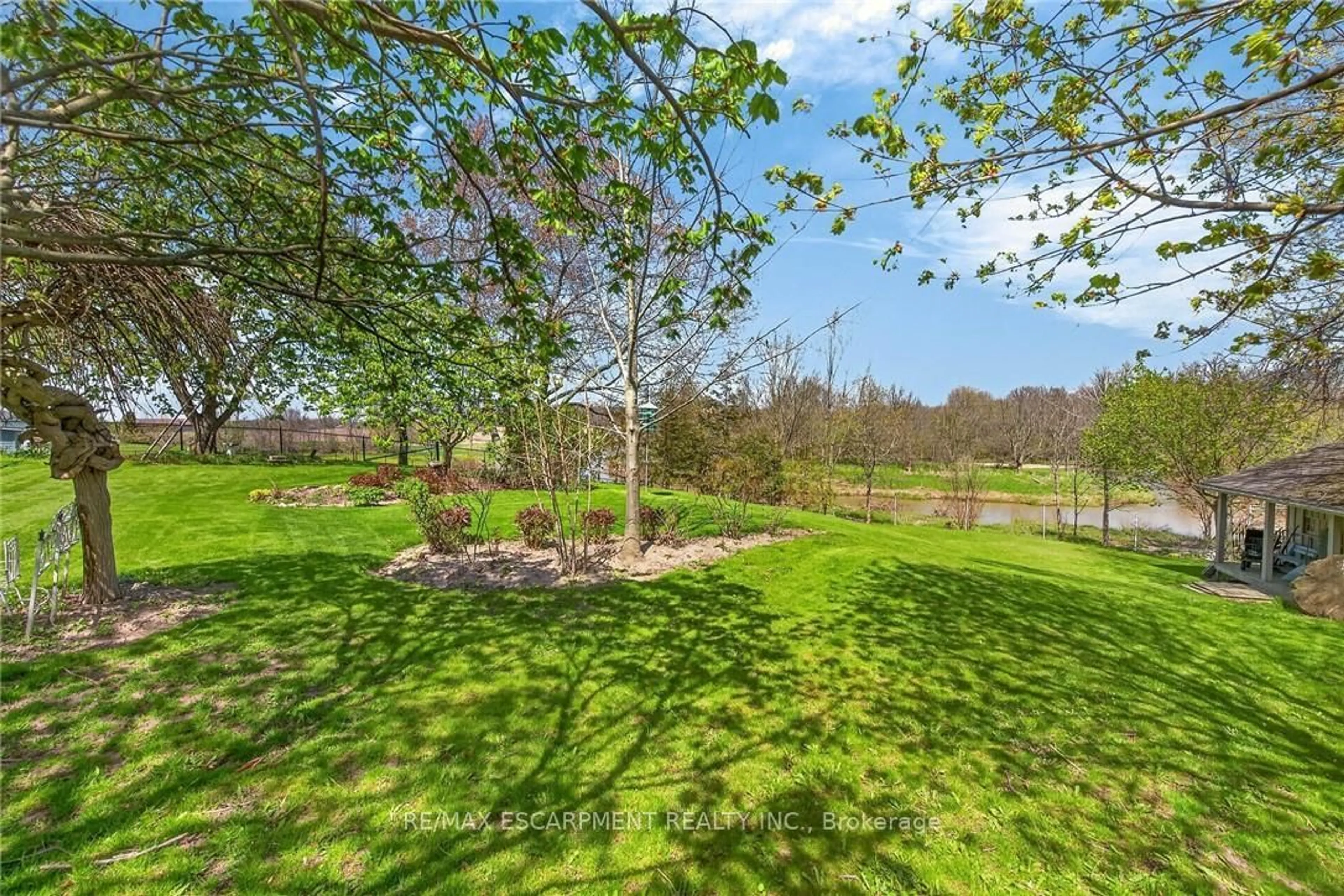 A pic from outside/outdoor area/front of a property/back of a property/a pic from drone, forest/trees view for 46 ERIE St, Haldimand Ontario N0A 1P0