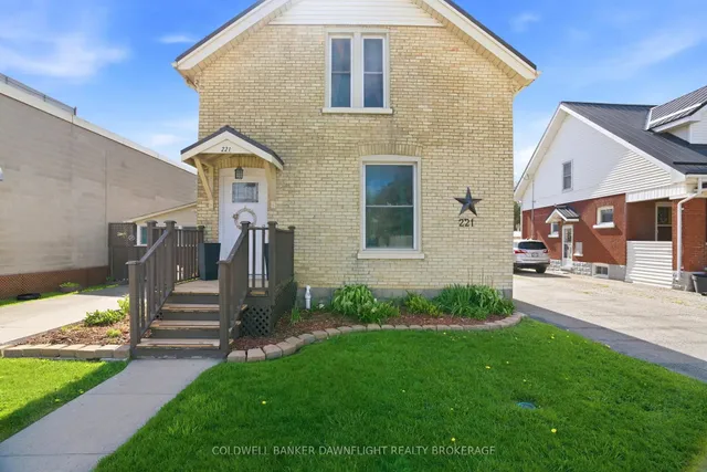 221 Main St, South Huron 5